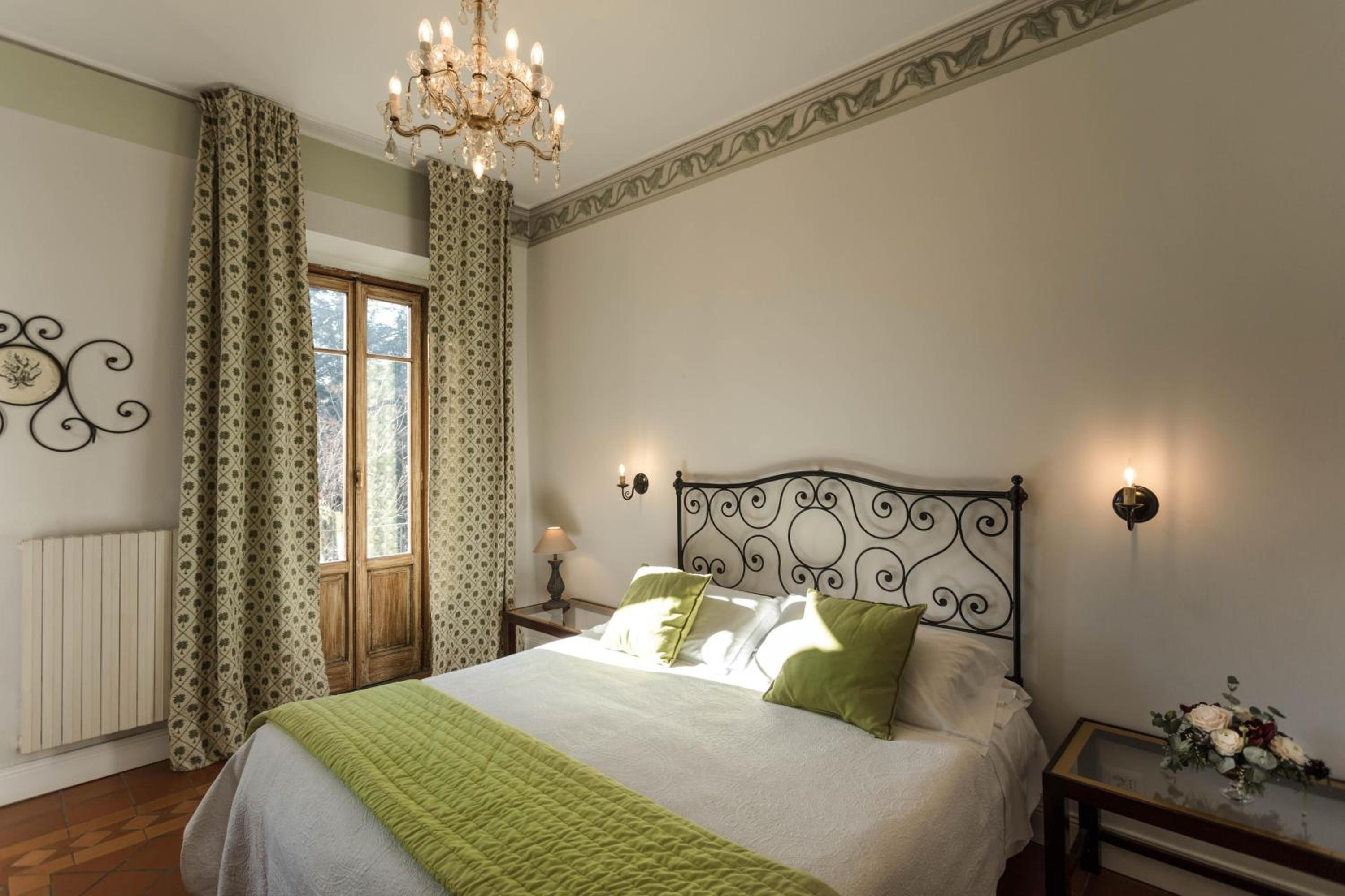 Double Room - Photo 7