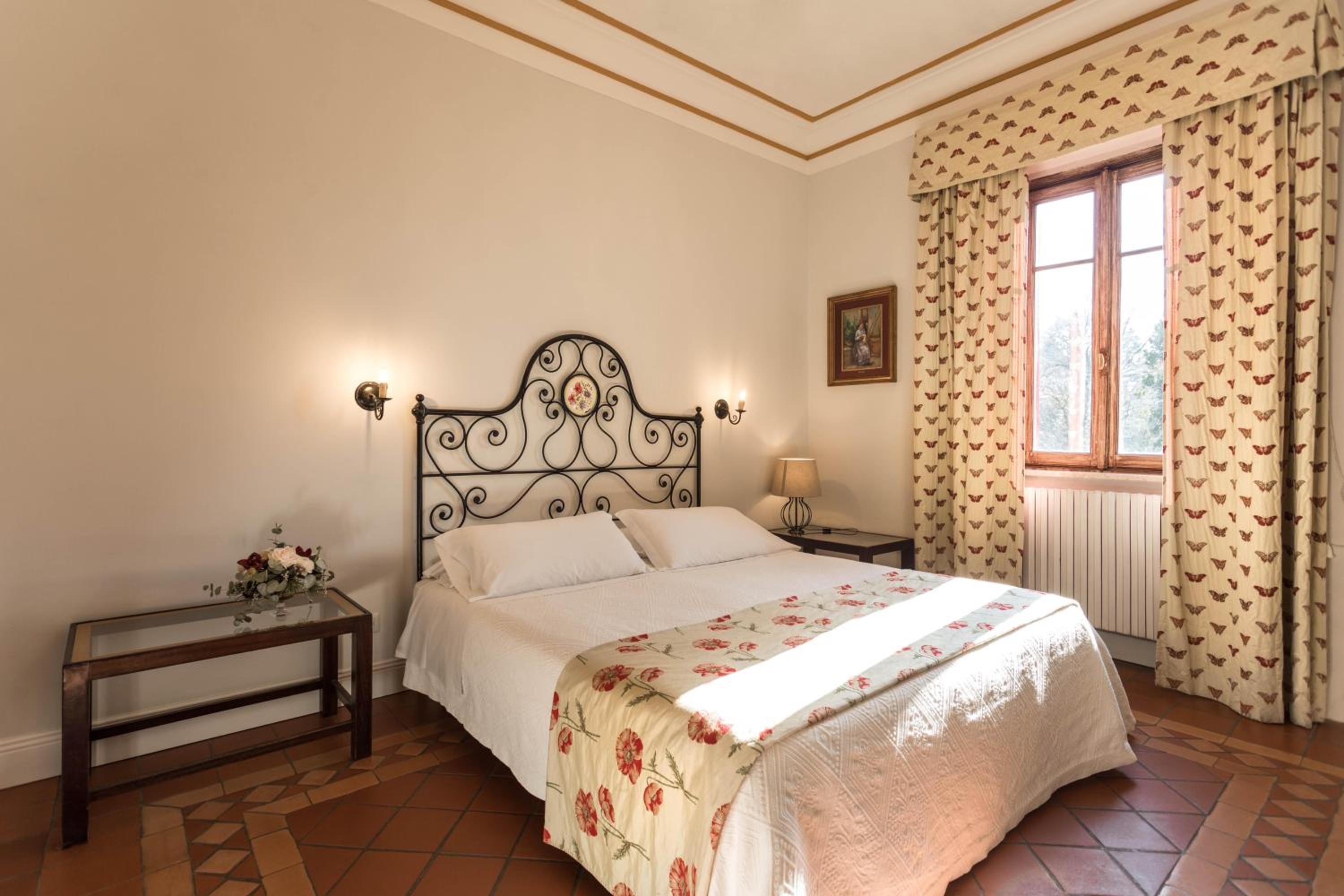 Double Room - Photo 3