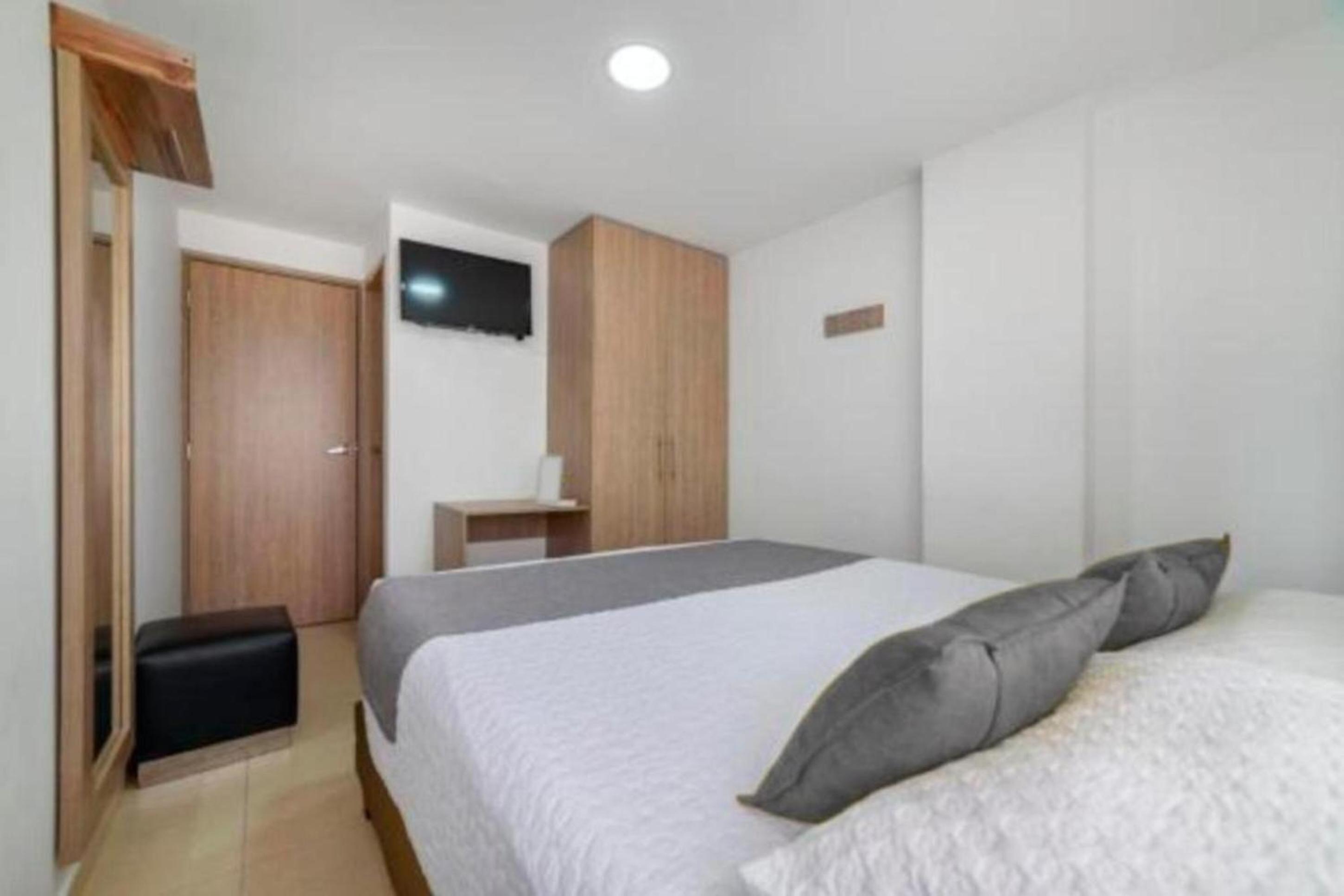 Deluxe Double Room with Shower