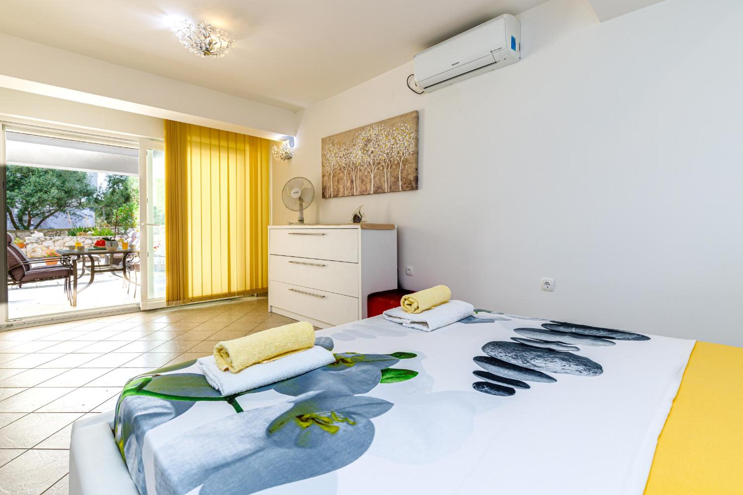 One-Bedroom Apartment - Photo 11