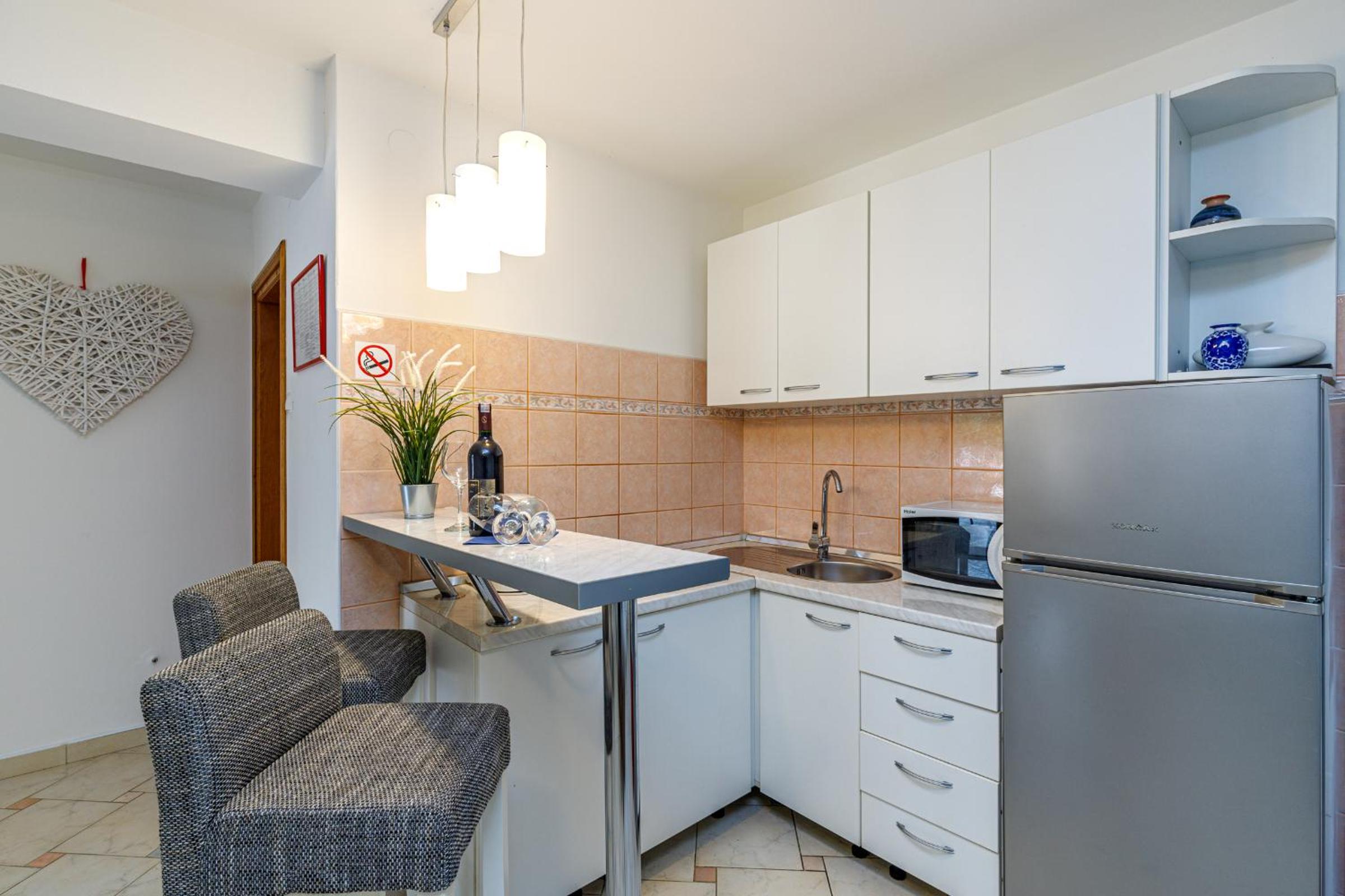 One-Bedroom Apartment - Photo 24