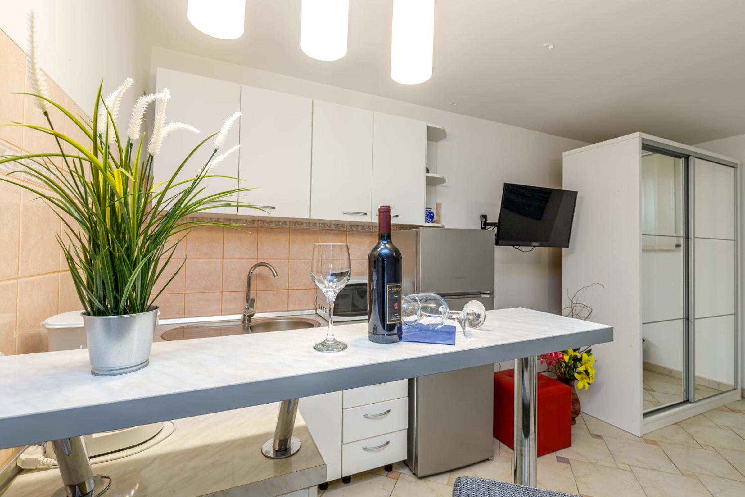 One-Bedroom Apartment - Photo 23