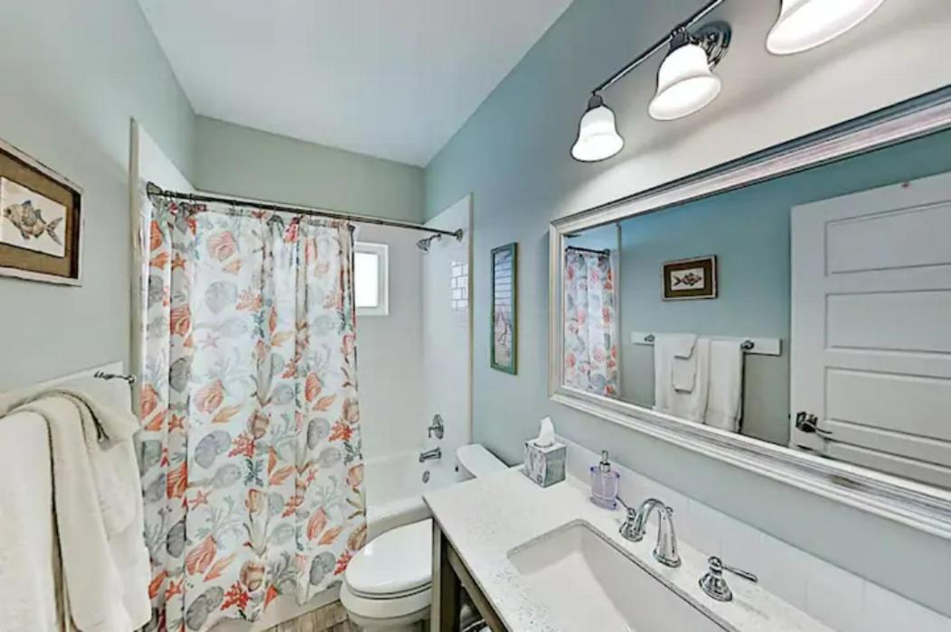 Five-Bedroom House photo 2