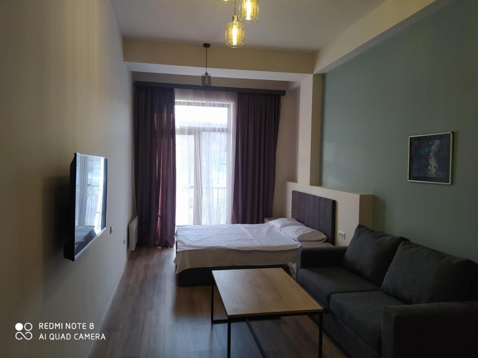 One-Bedroom Apartment photo 1