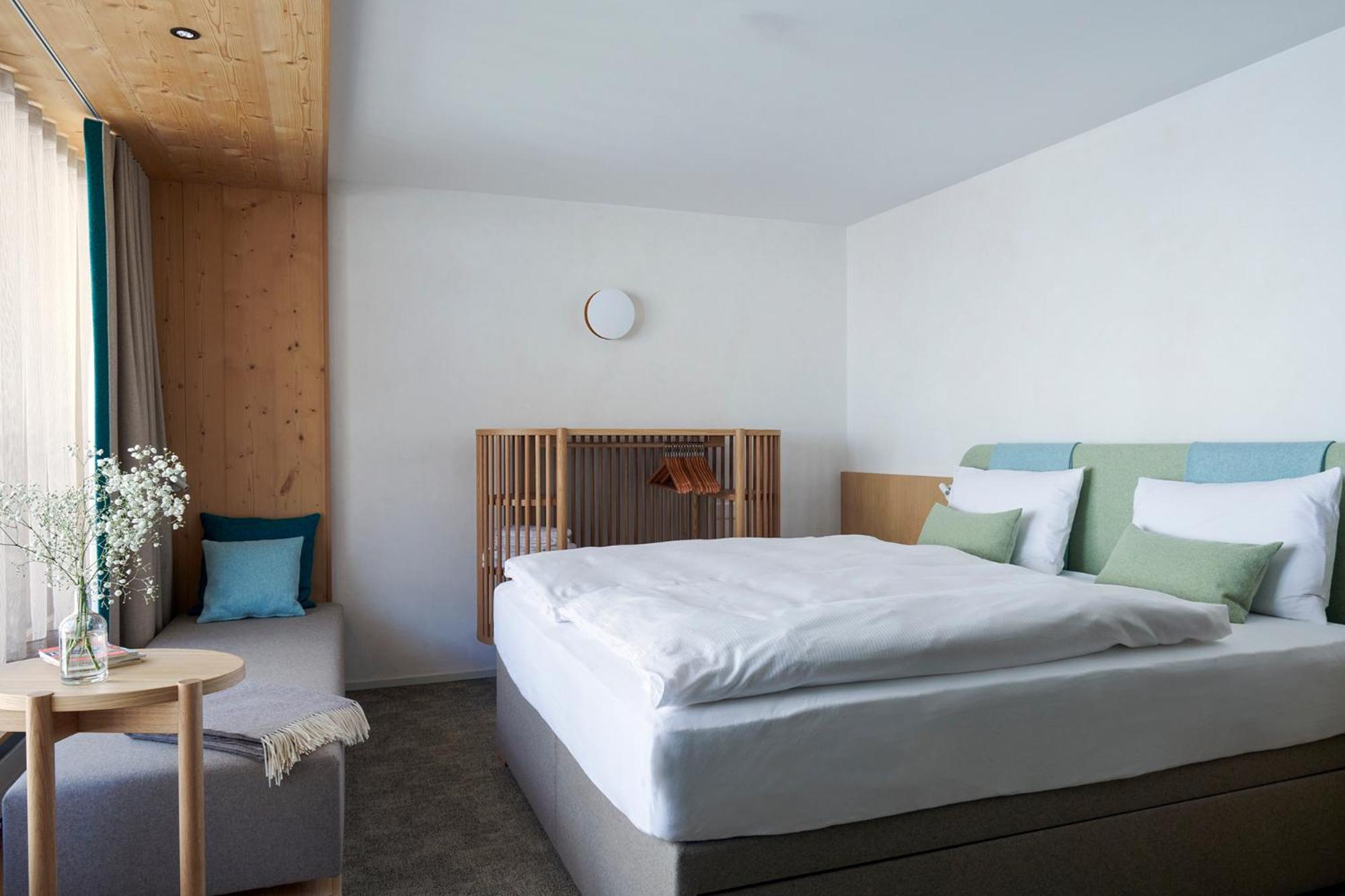 Double Room with Balcony - Photo 8