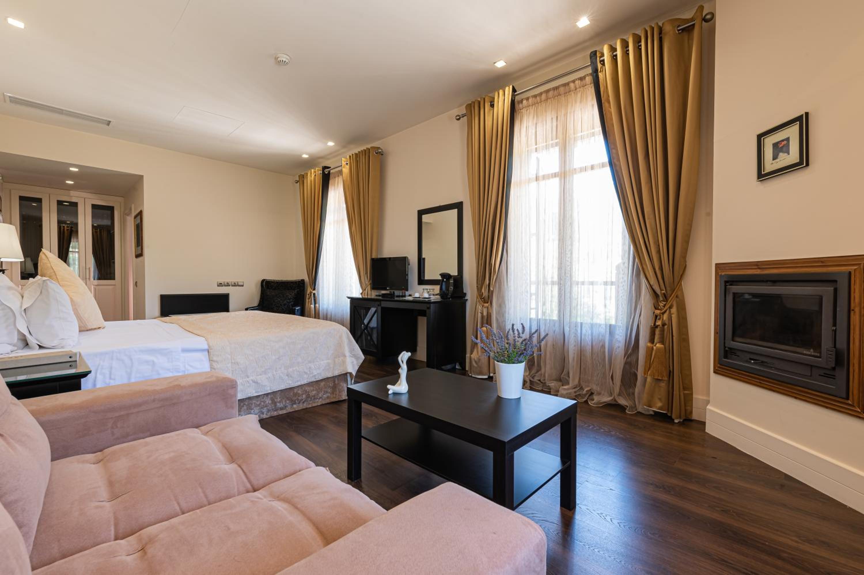 Junior Suite - Photo 1