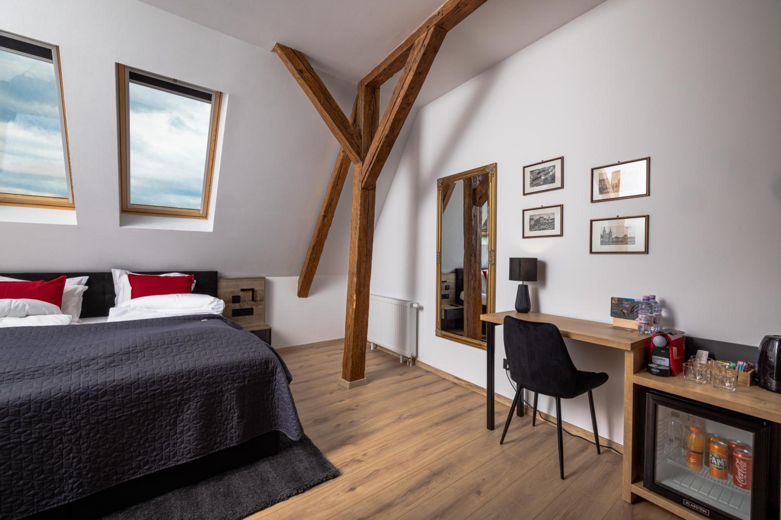 Deluxe Room - Photo 1