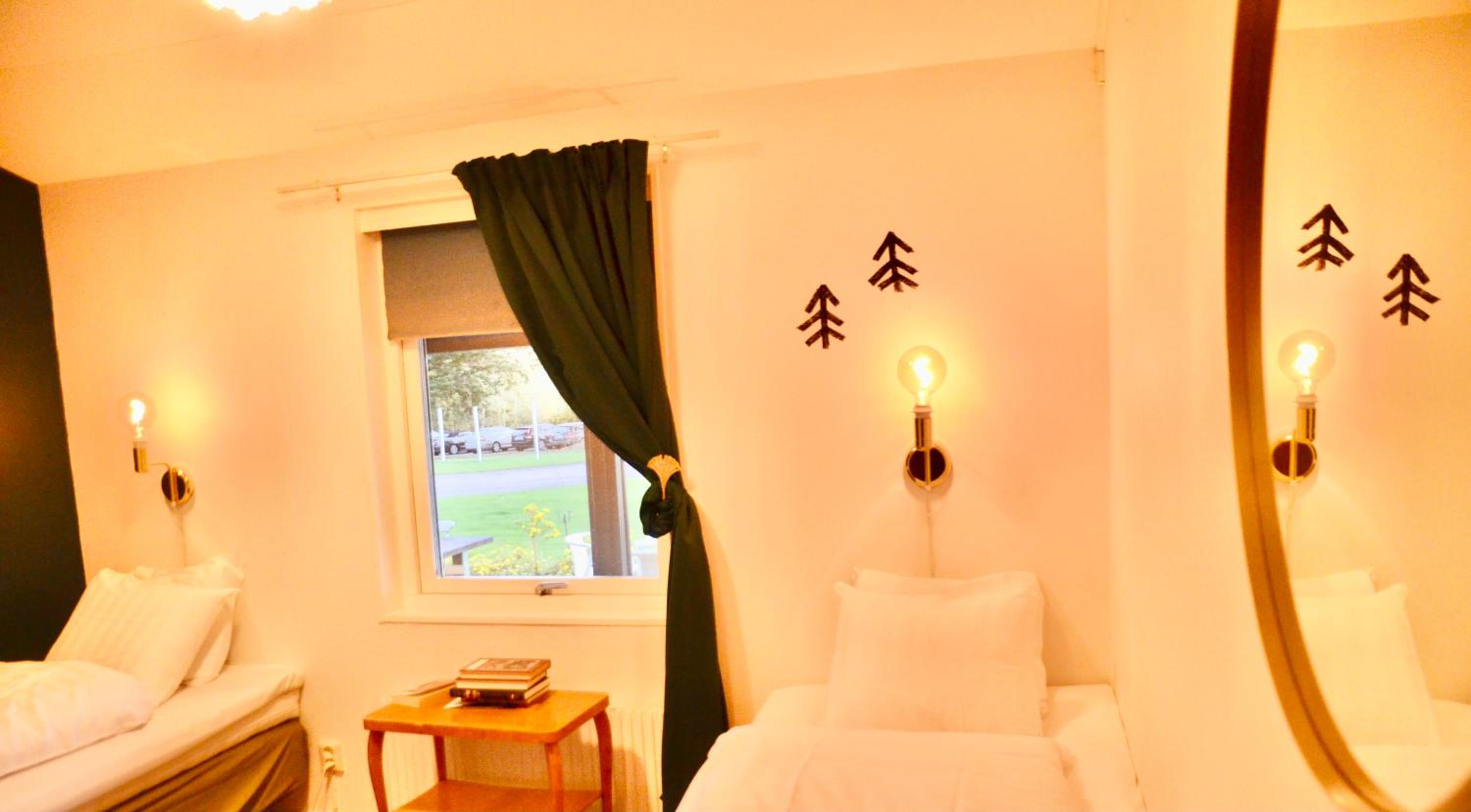 Twin Room - Photo 1