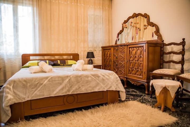 Three-Bedroom Apartment - Photo 17
