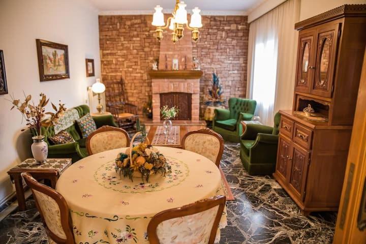 Three-Bedroom Apartment - Photo 9