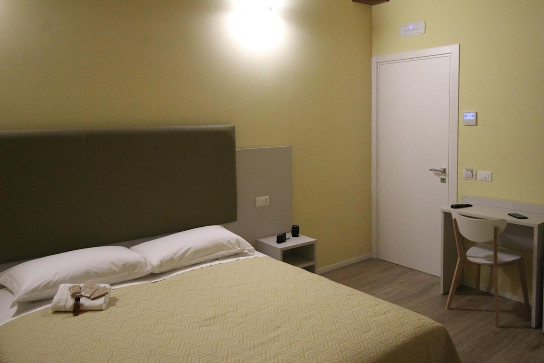 Double Room with Private Bathroom photo 1