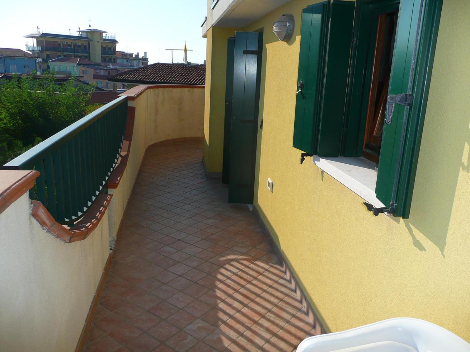 One-Bedroom Apartment with Balcony - Photo 7