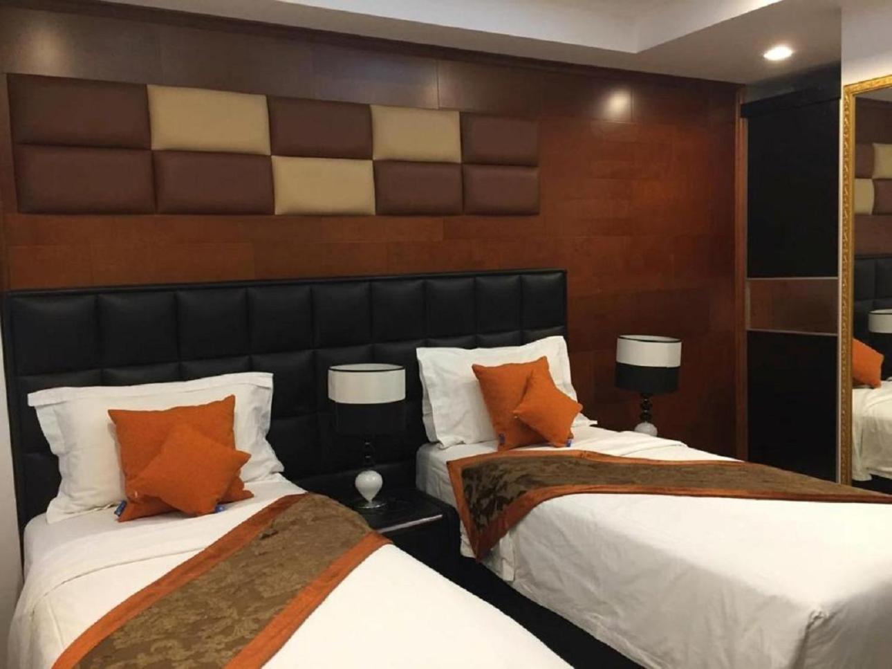Deluxe Twin Room - Photo 13