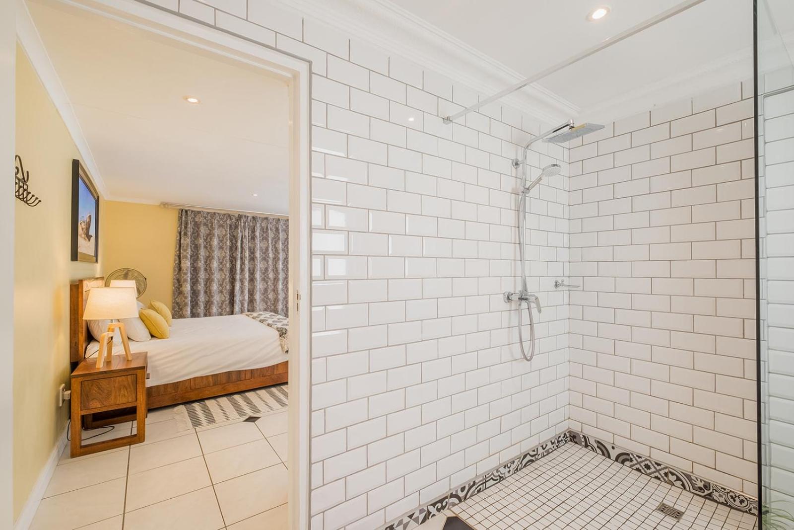 Deluxe Double Room with Bath photo 3