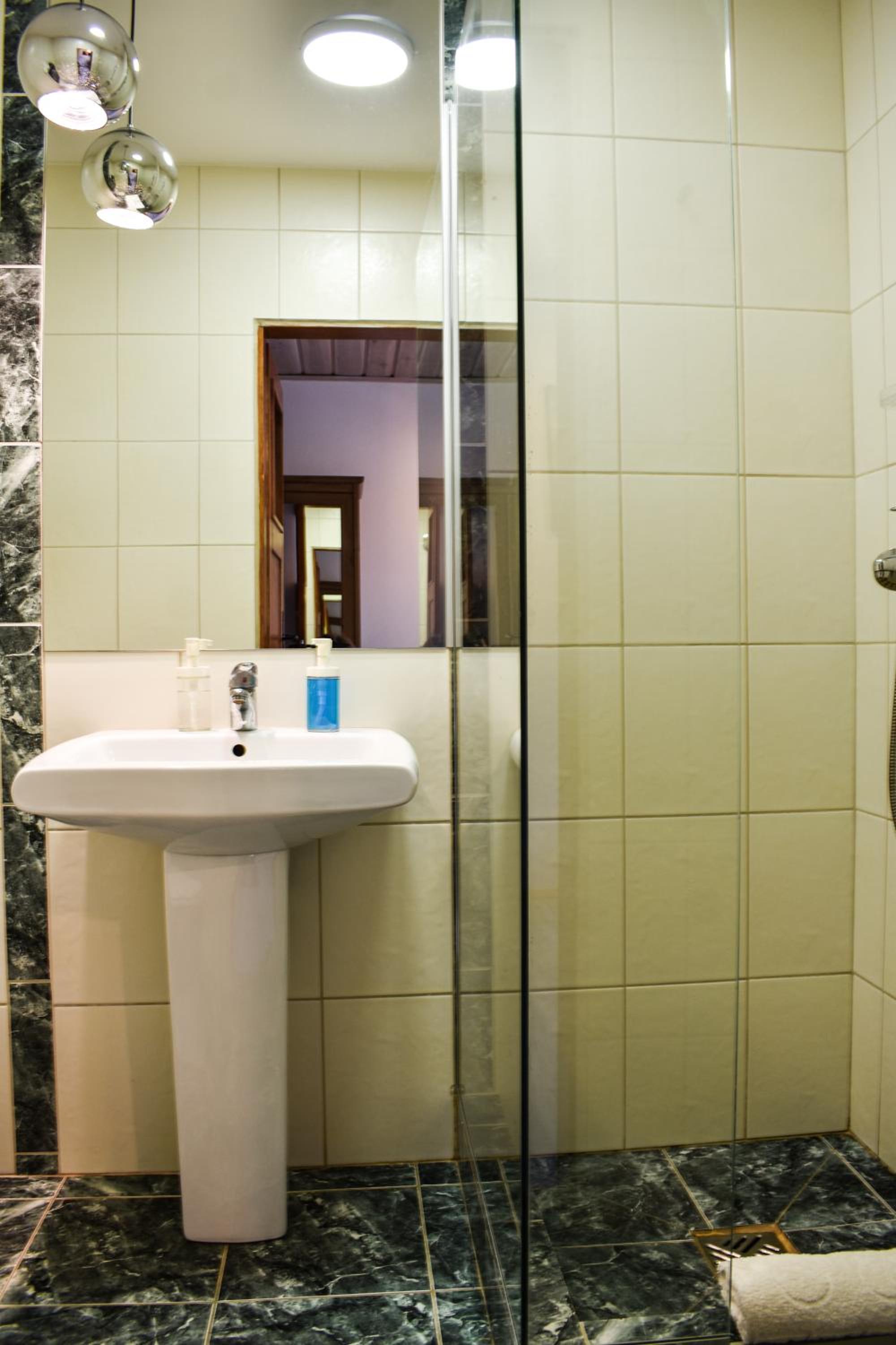 Triple Room - Photo 6