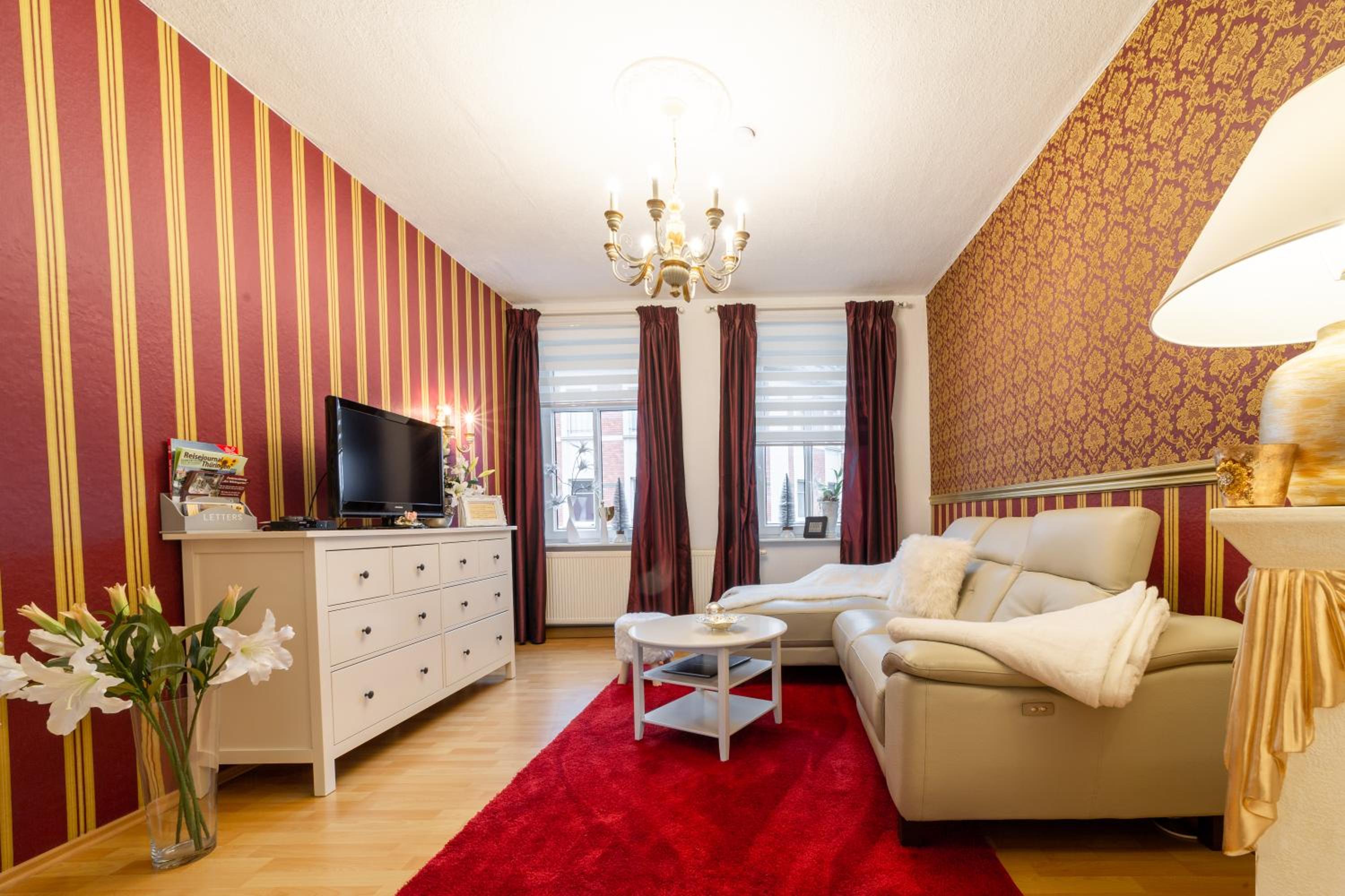 Apartment photo 2