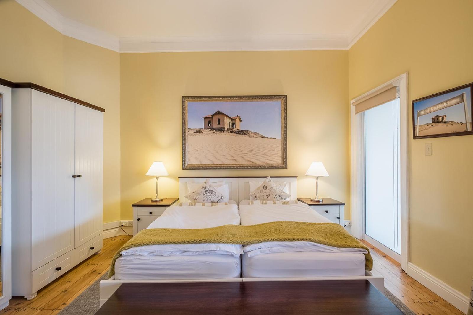 Double Room with Private Bathroom photo 3