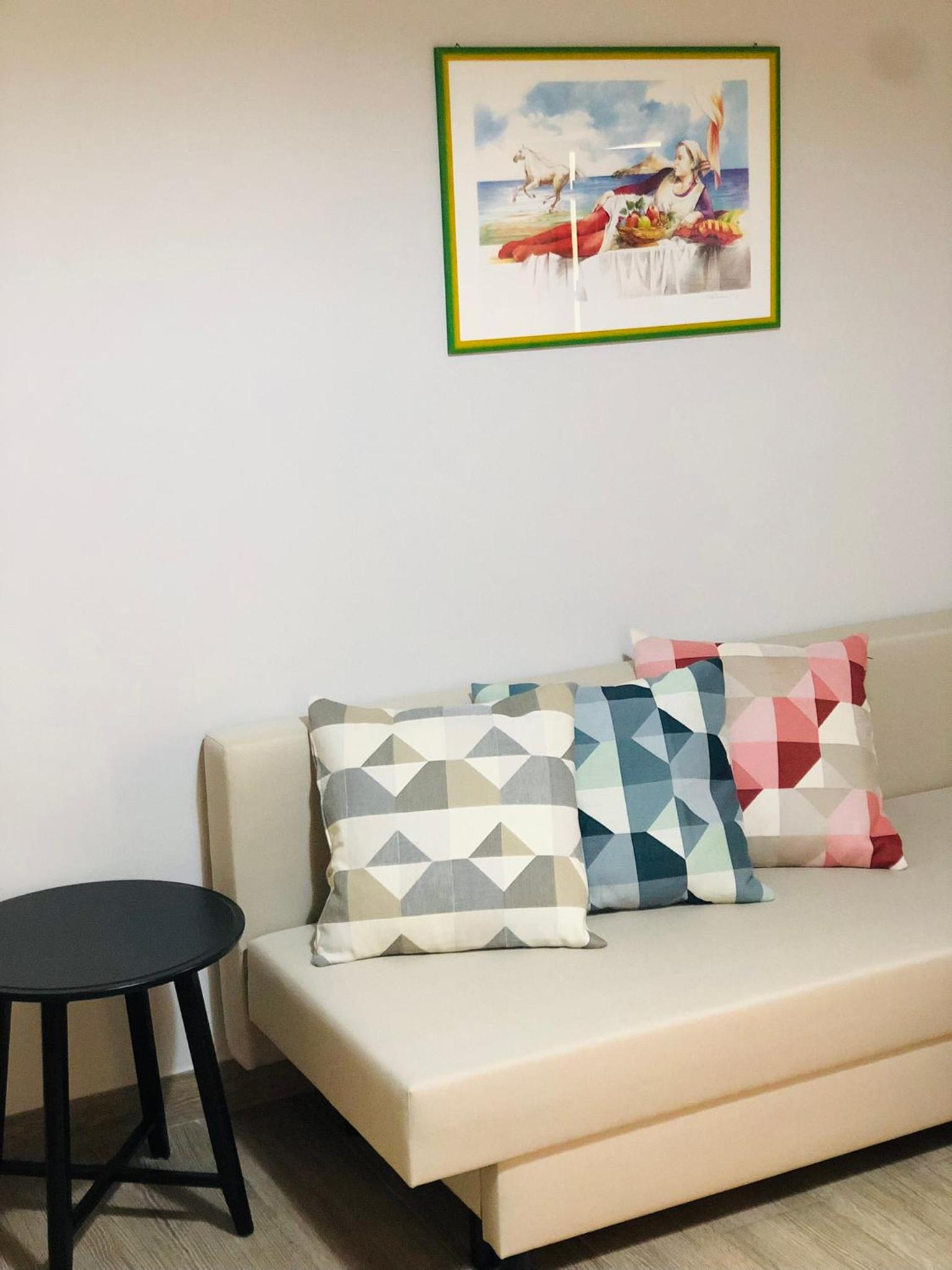 One-Bedroom Apartment photo 2