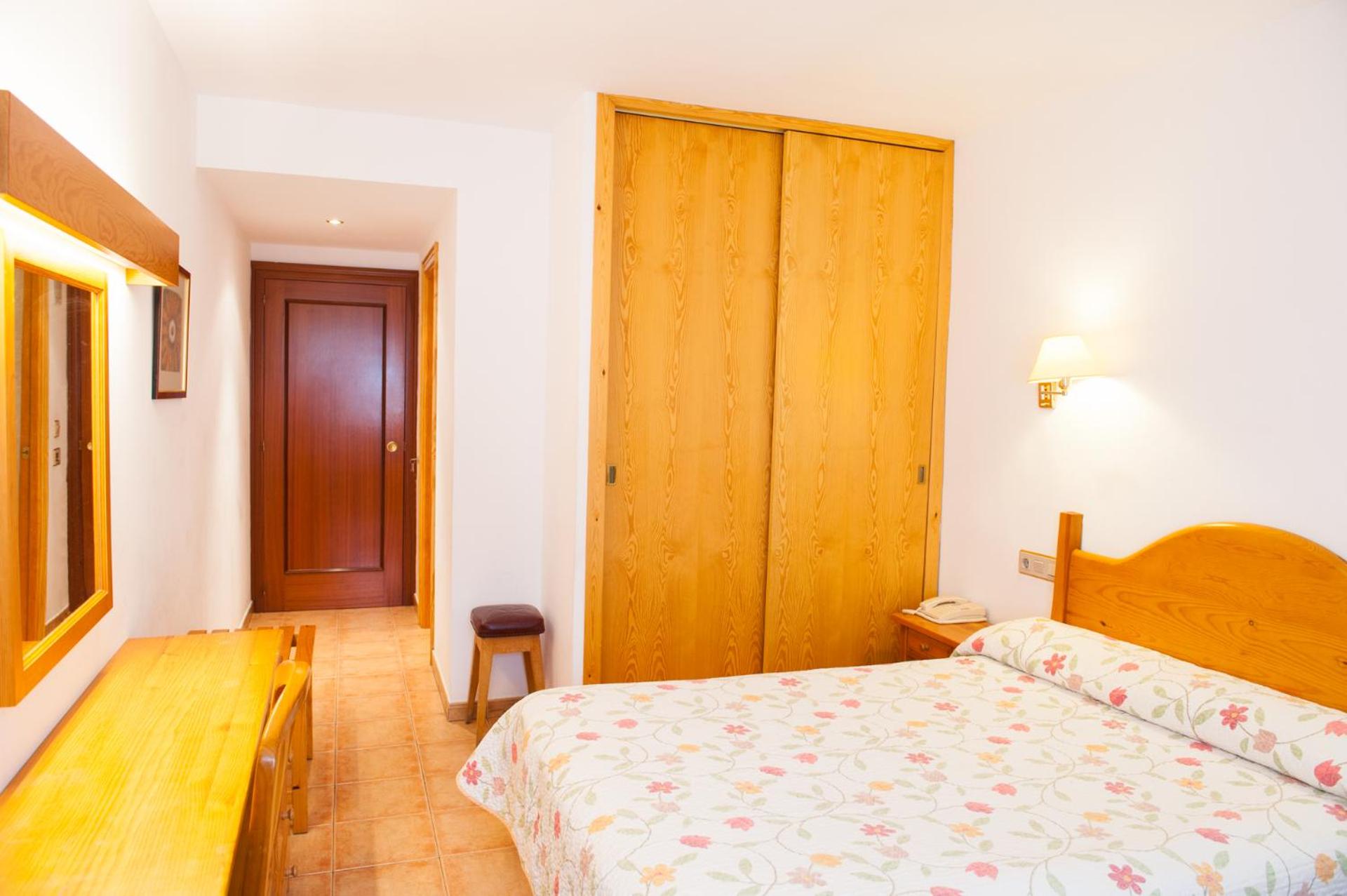 Double or Twin Room photo 3