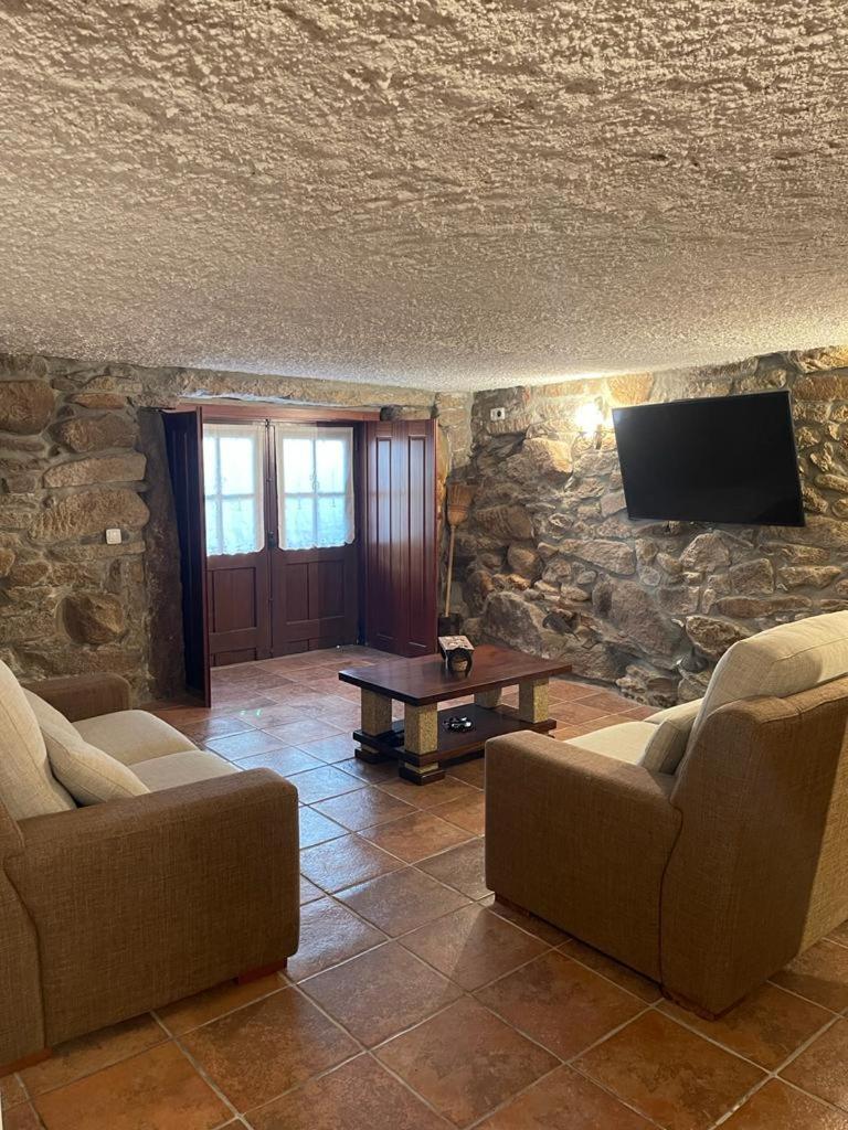 Two-Bedroom House - Photo 4