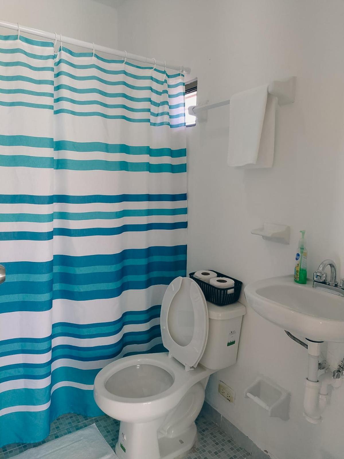 Double Room with Private Bathroom - Photo 25