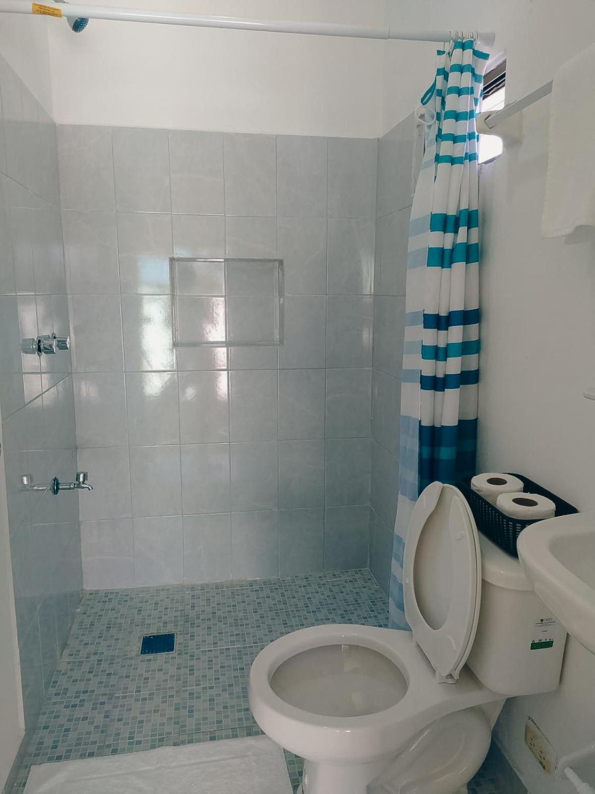 Double Room with Private Bathroom - Photo 23