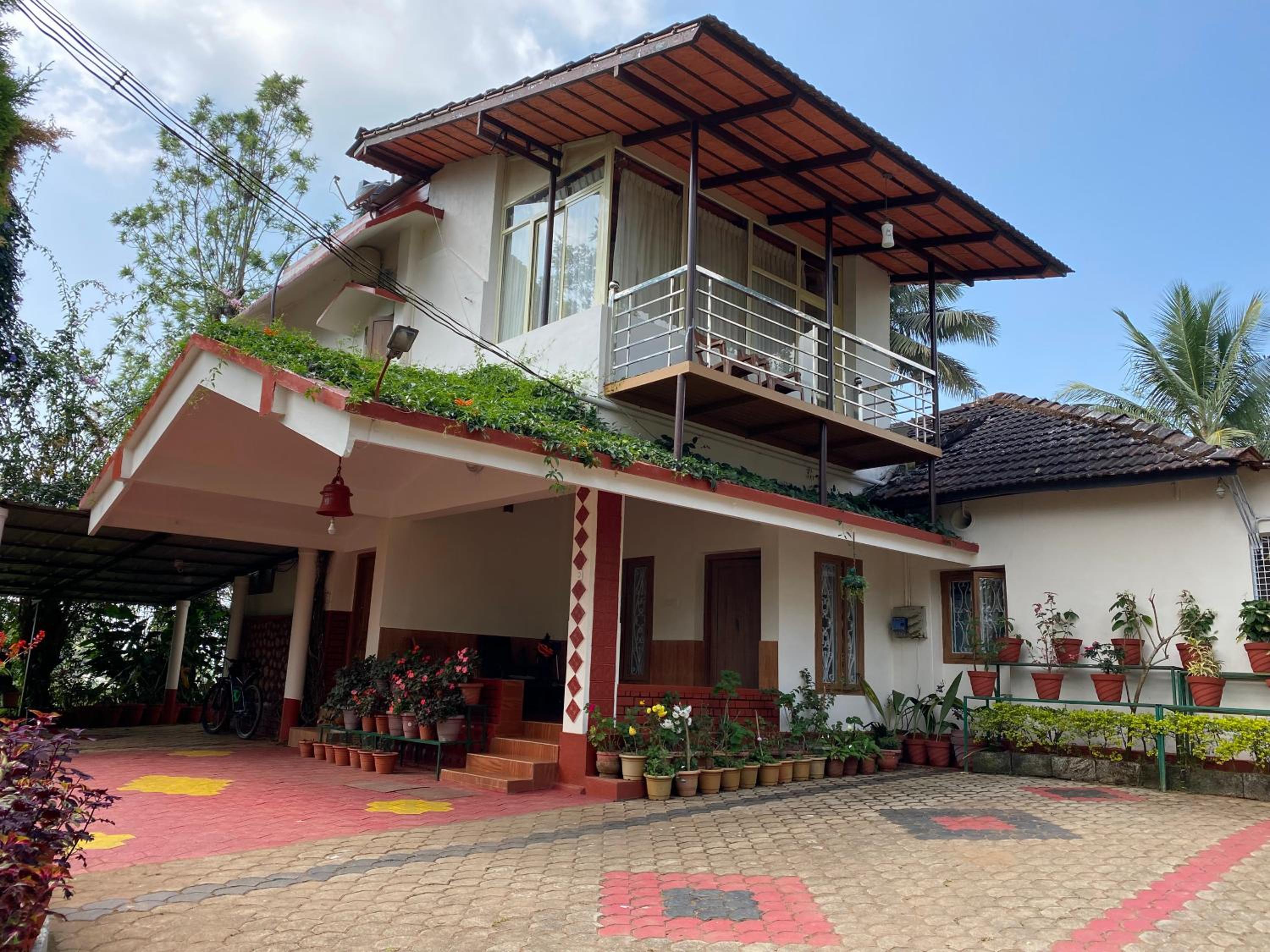 Deluxe Double Room with Balcony photo 2