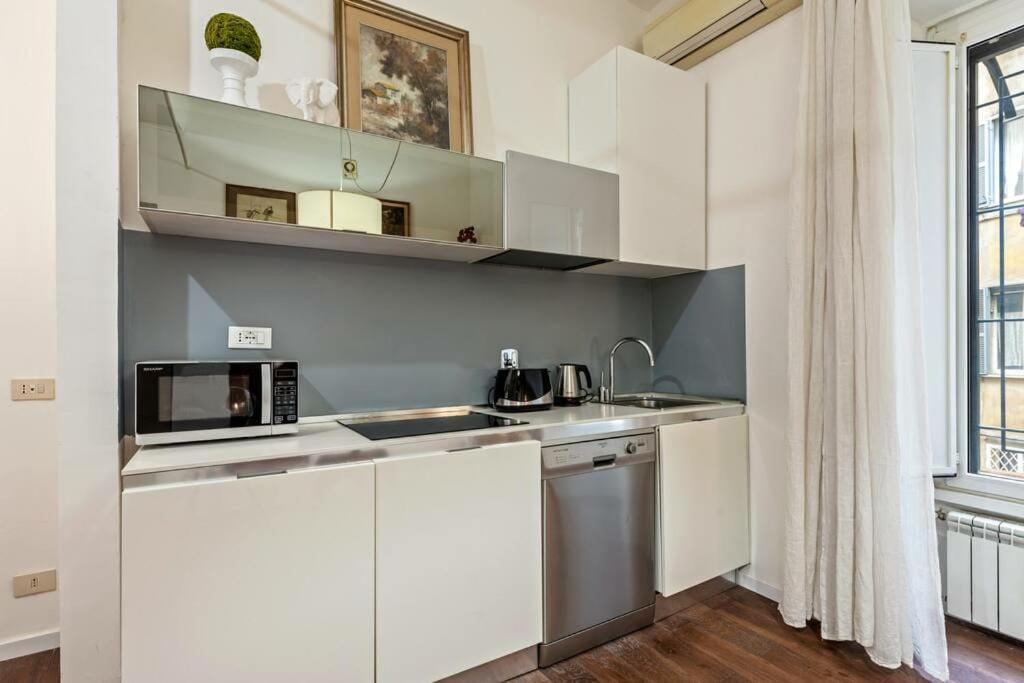 One-Bedroom Apartment photo 3