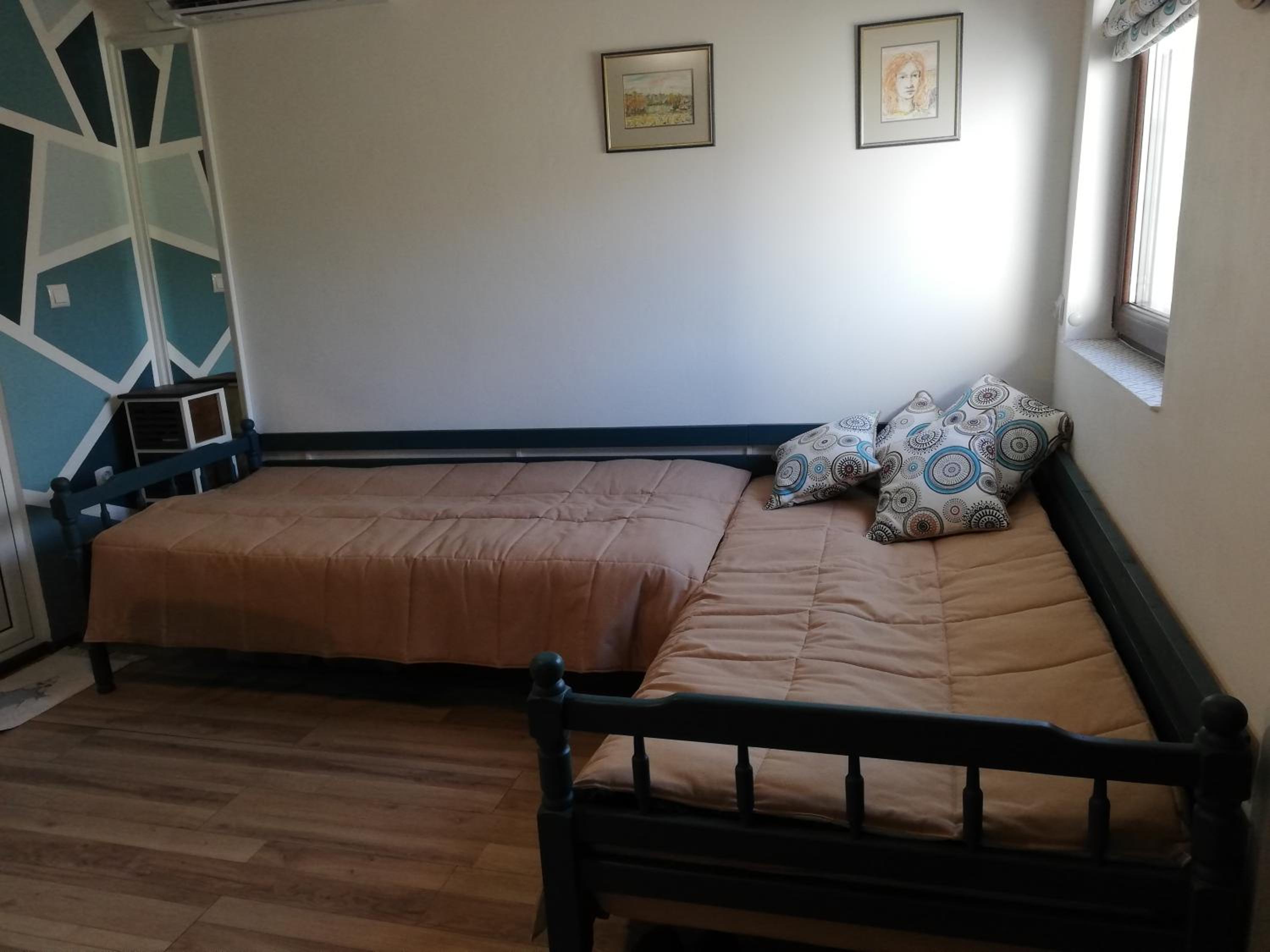 One-Bedroom House photo 1