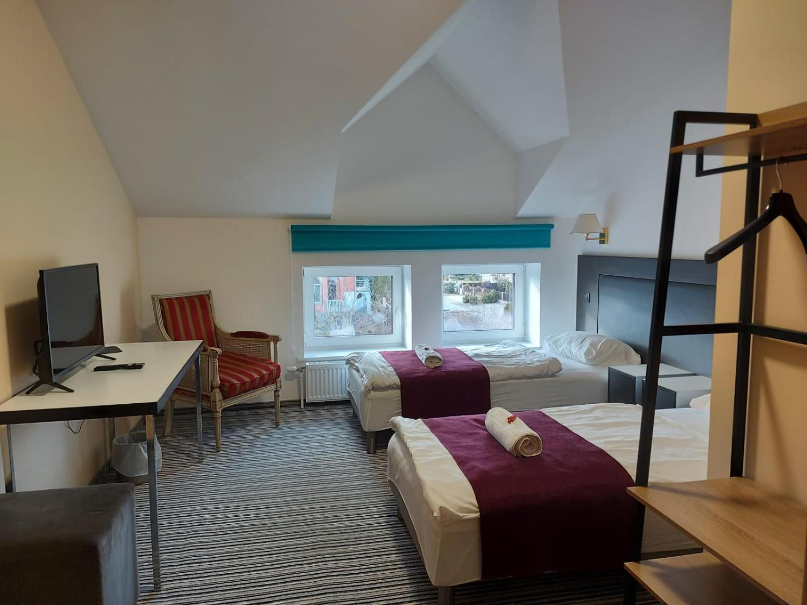 Double or Twin Room with Shared Bathroom photo 1