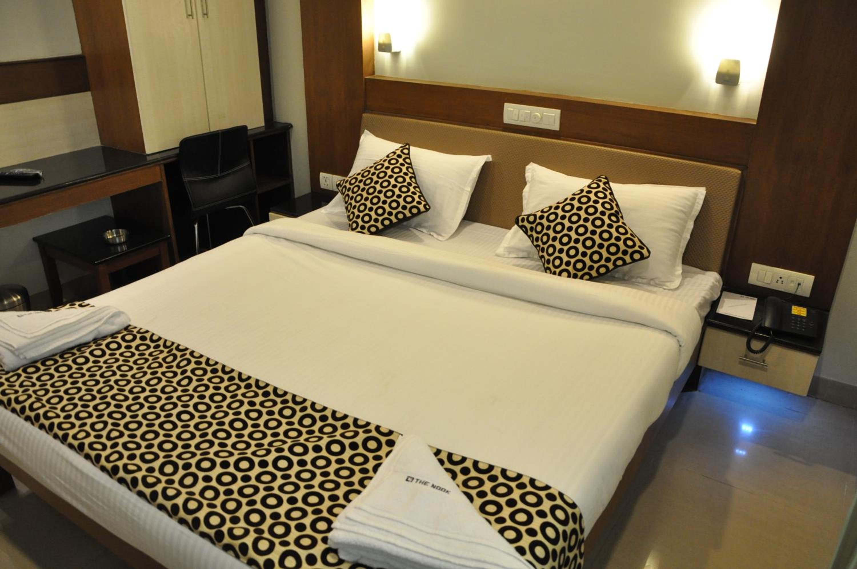 Deluxe Double Room photo 3