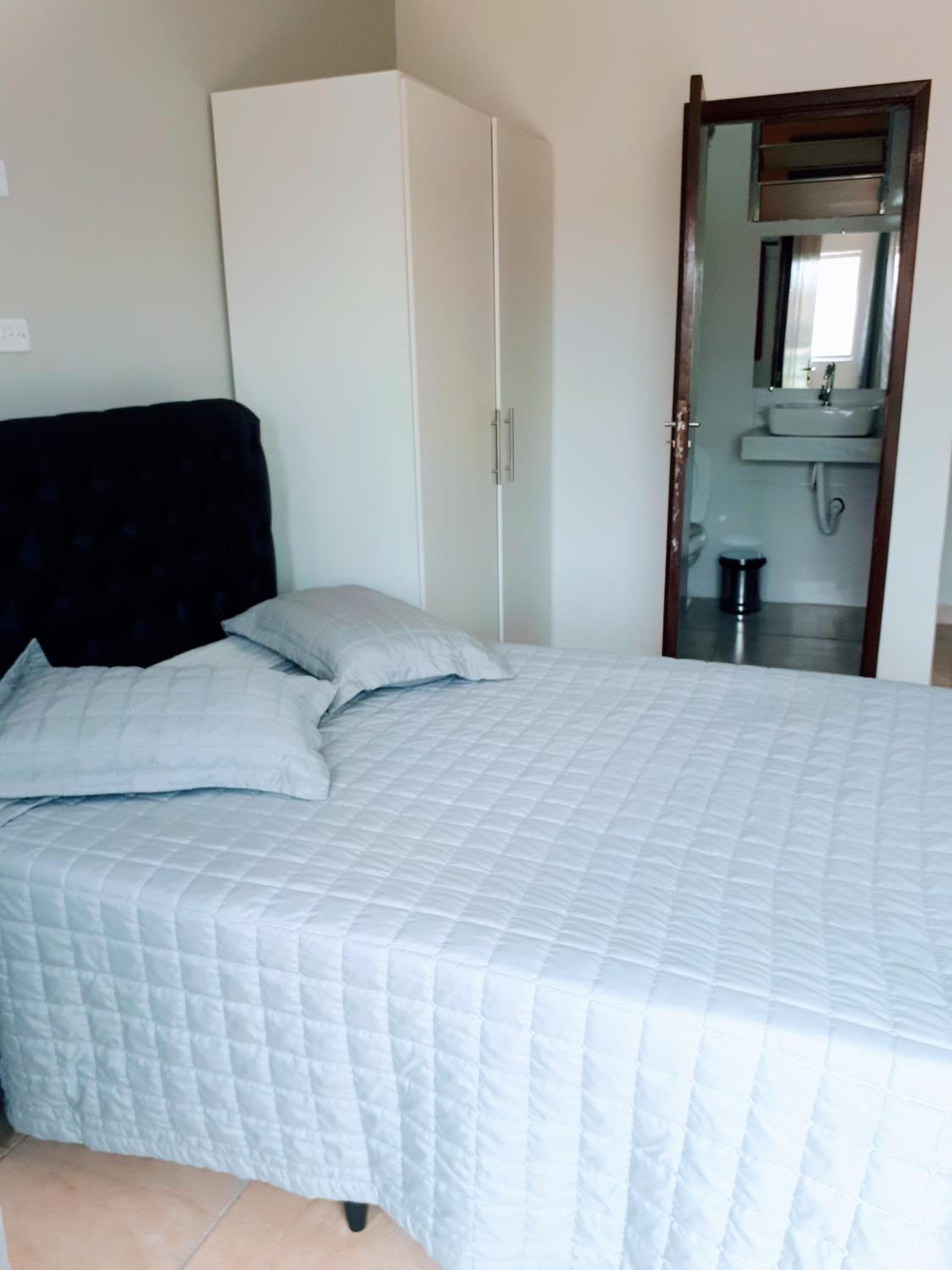 Double Room with Balcony - Photo 2