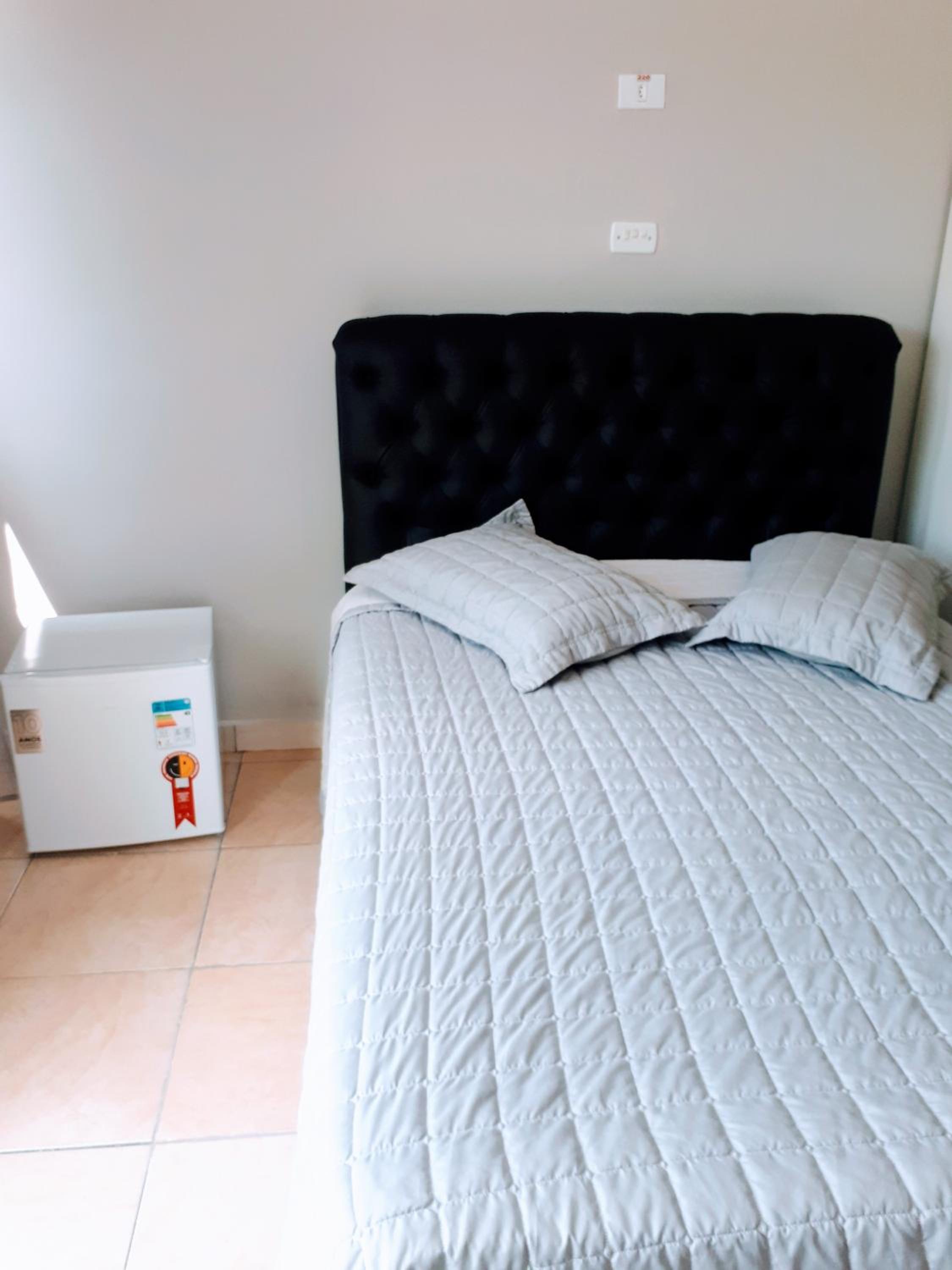Double Room with Balcony - Photo 4