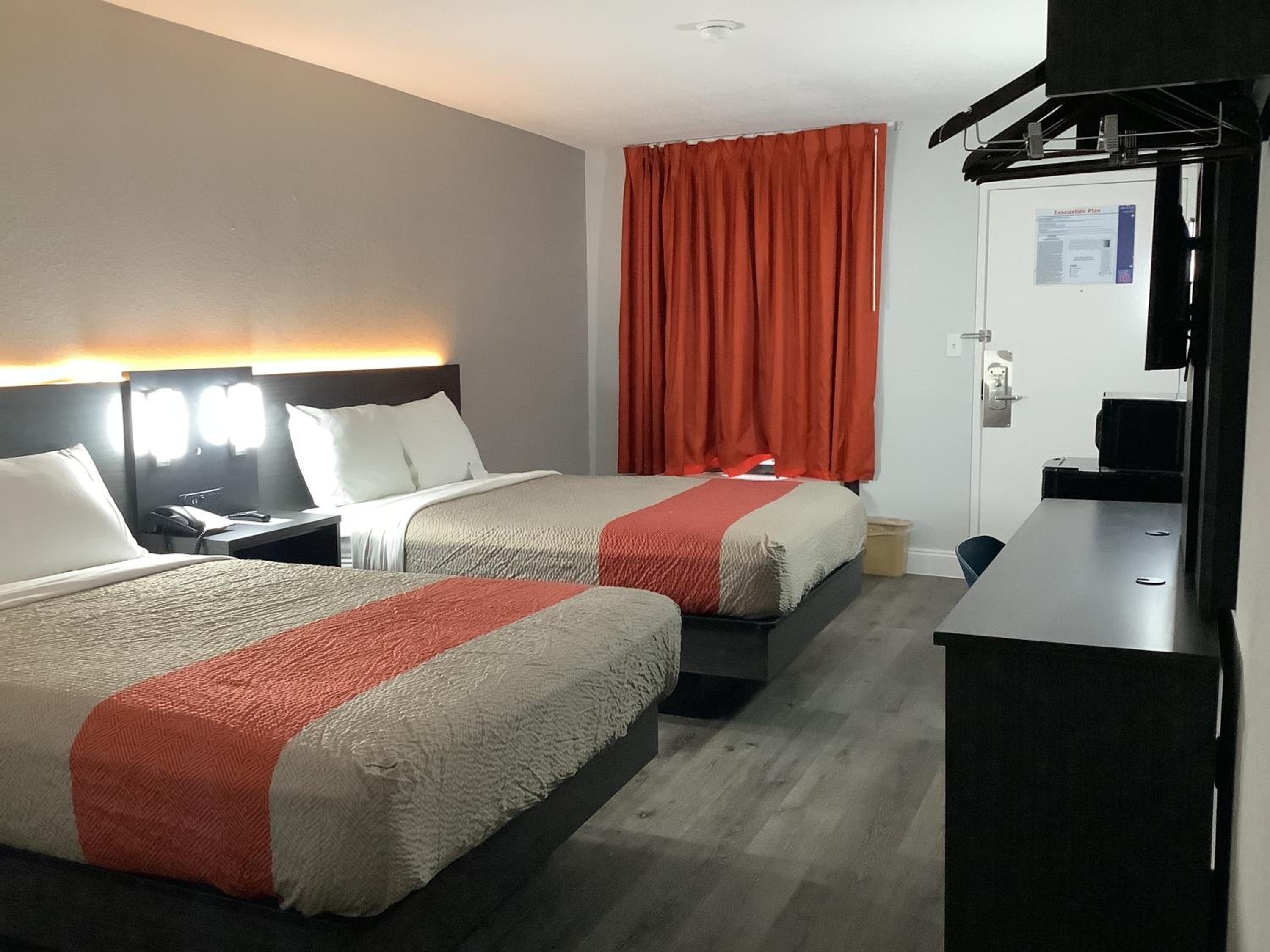 Quadruple Room - Non-Smoking