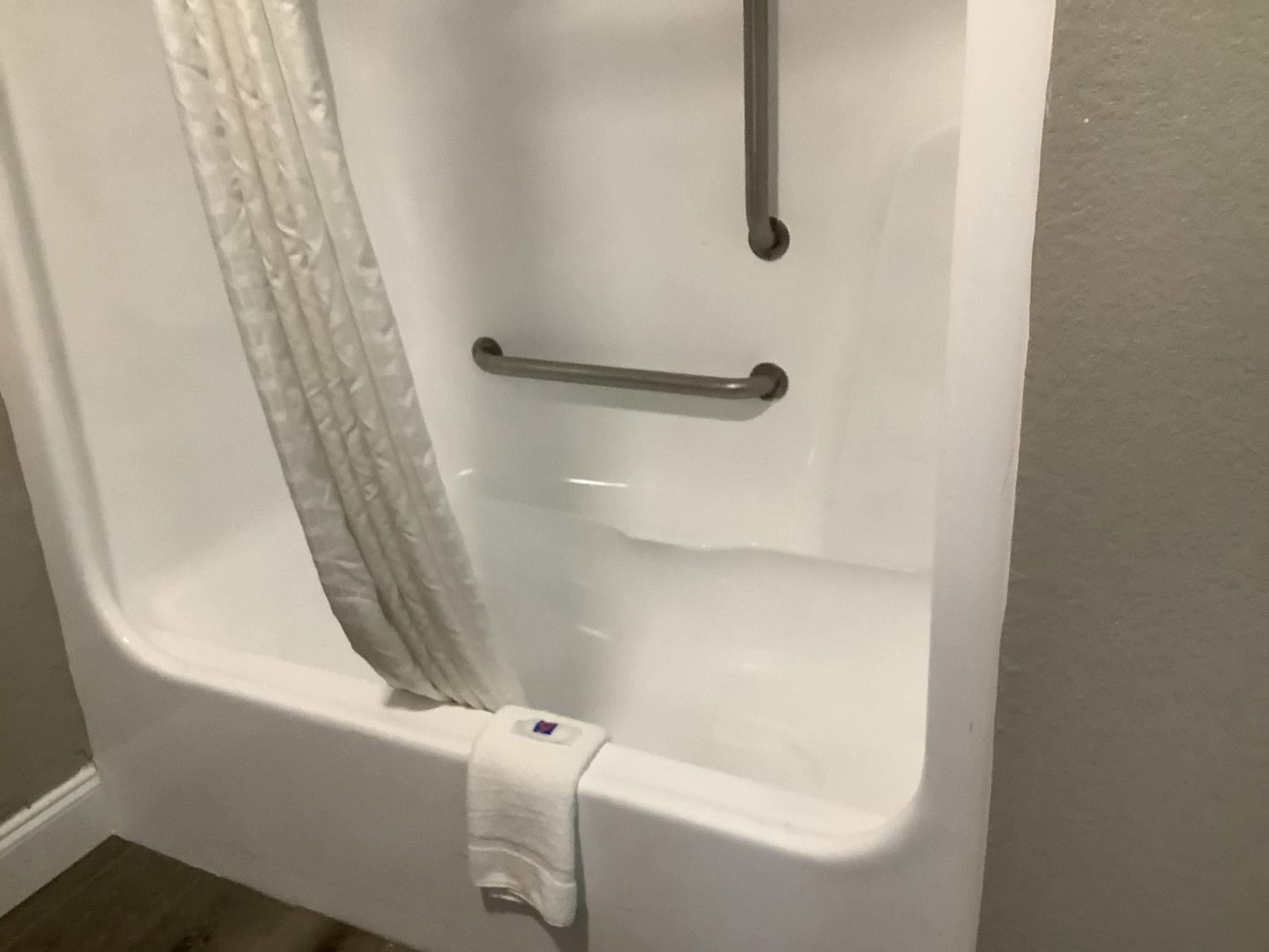 Double Room - Disability Access - Non-Smoking - Photo 6