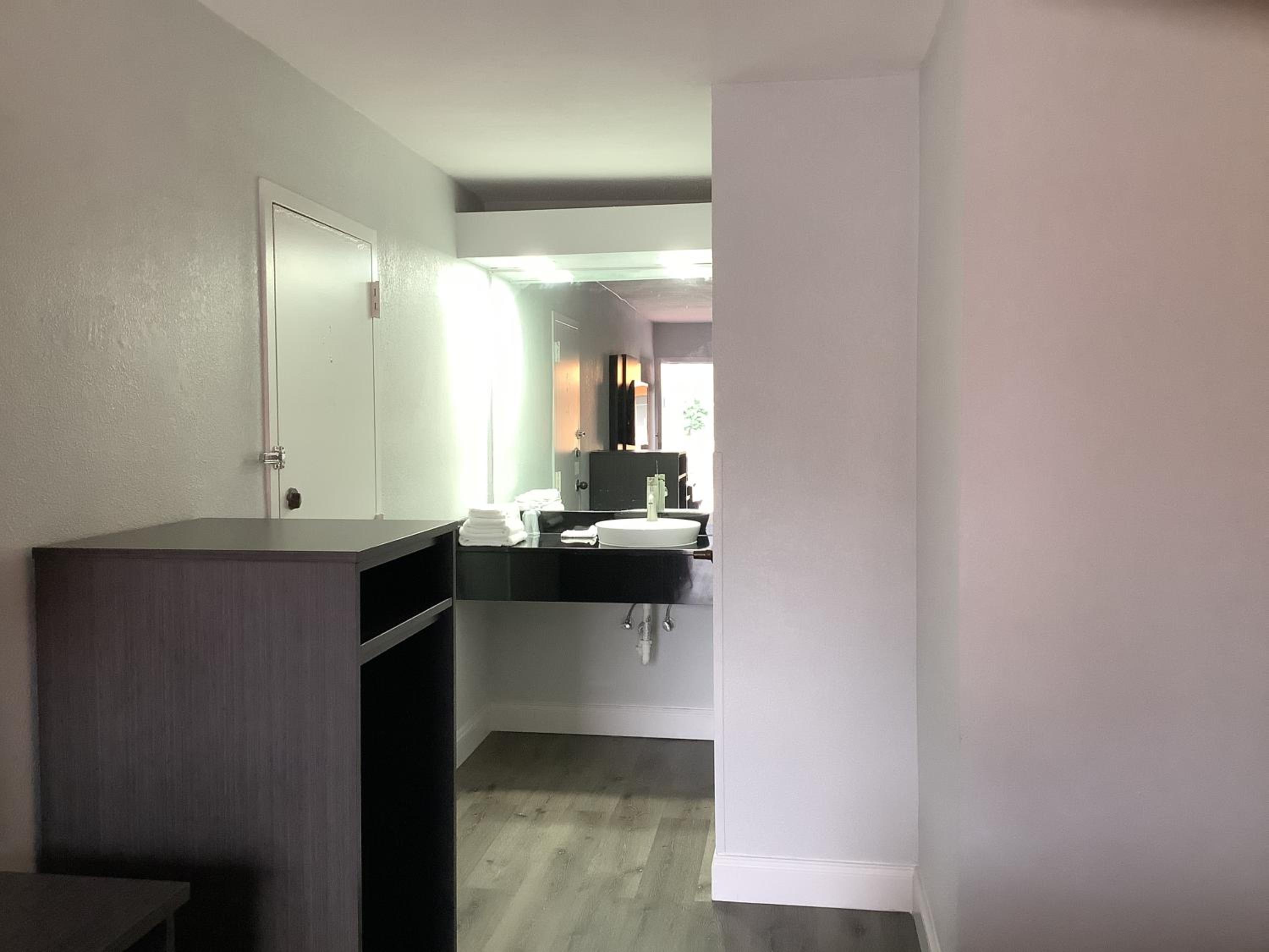 Double Room - Disability Access - Non-Smoking - Photo 5