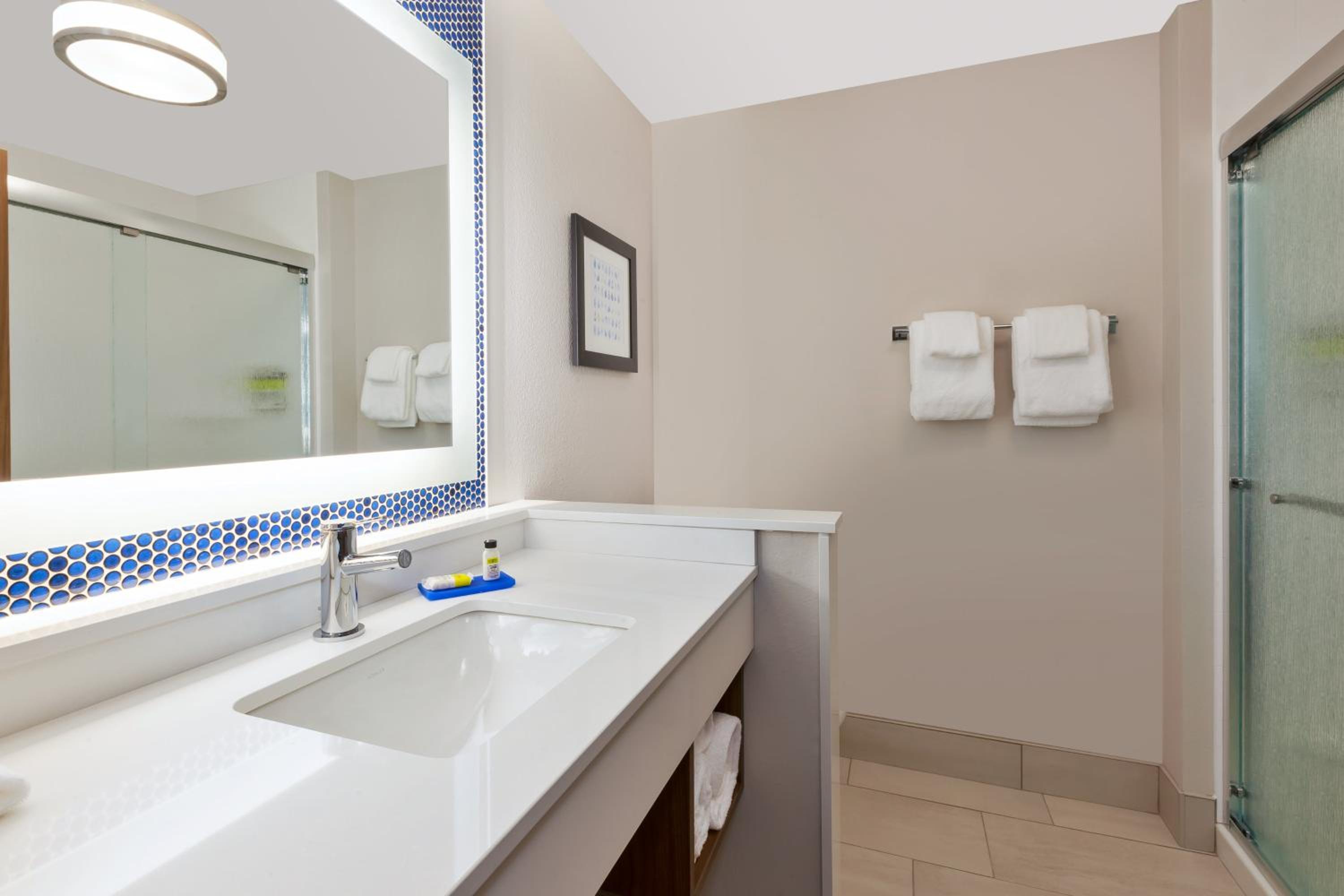 Suite with Two Beds - Non-Smoking - Photo 2