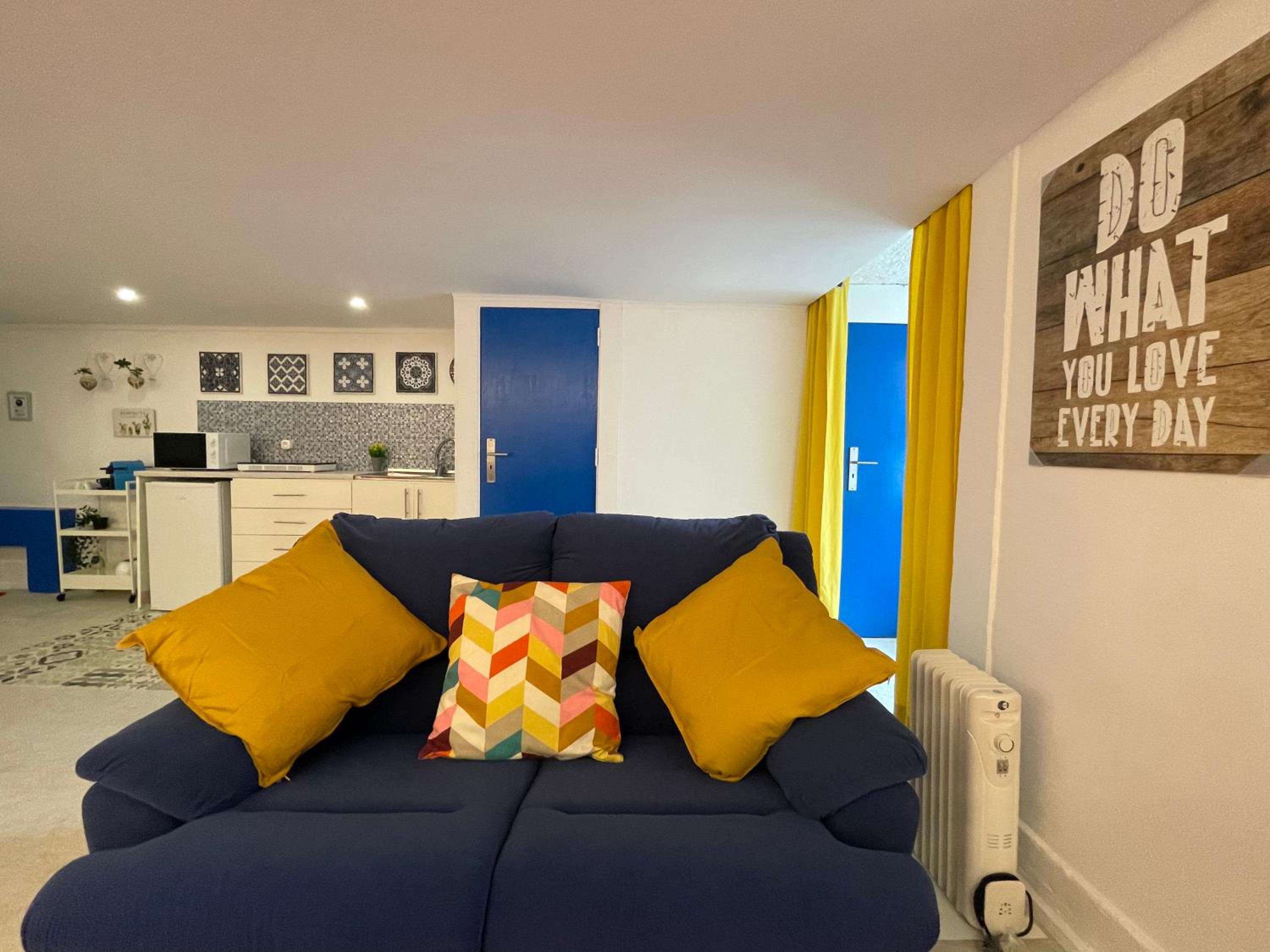 One-Bedroom Apartment - Photo 14
