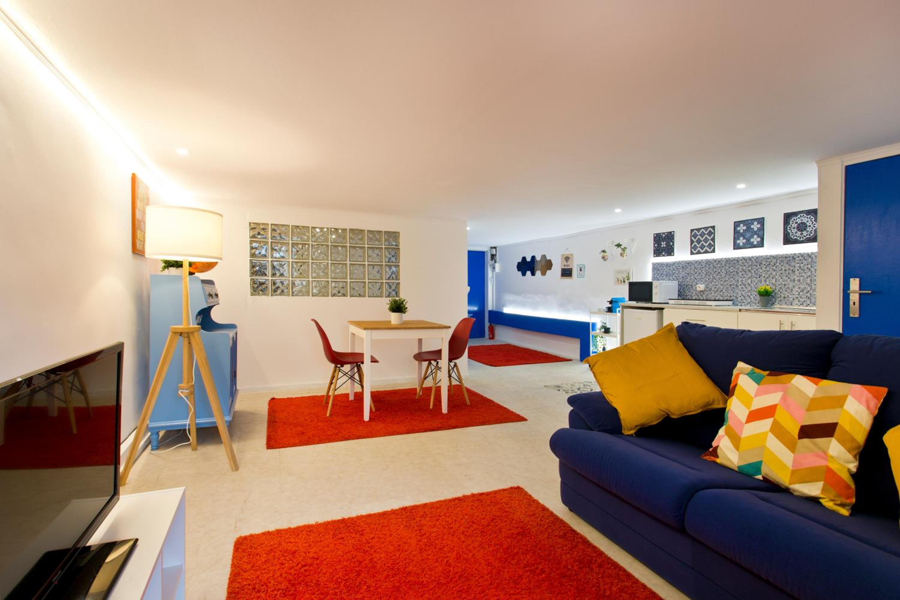 One-Bedroom Apartment - Photo 1