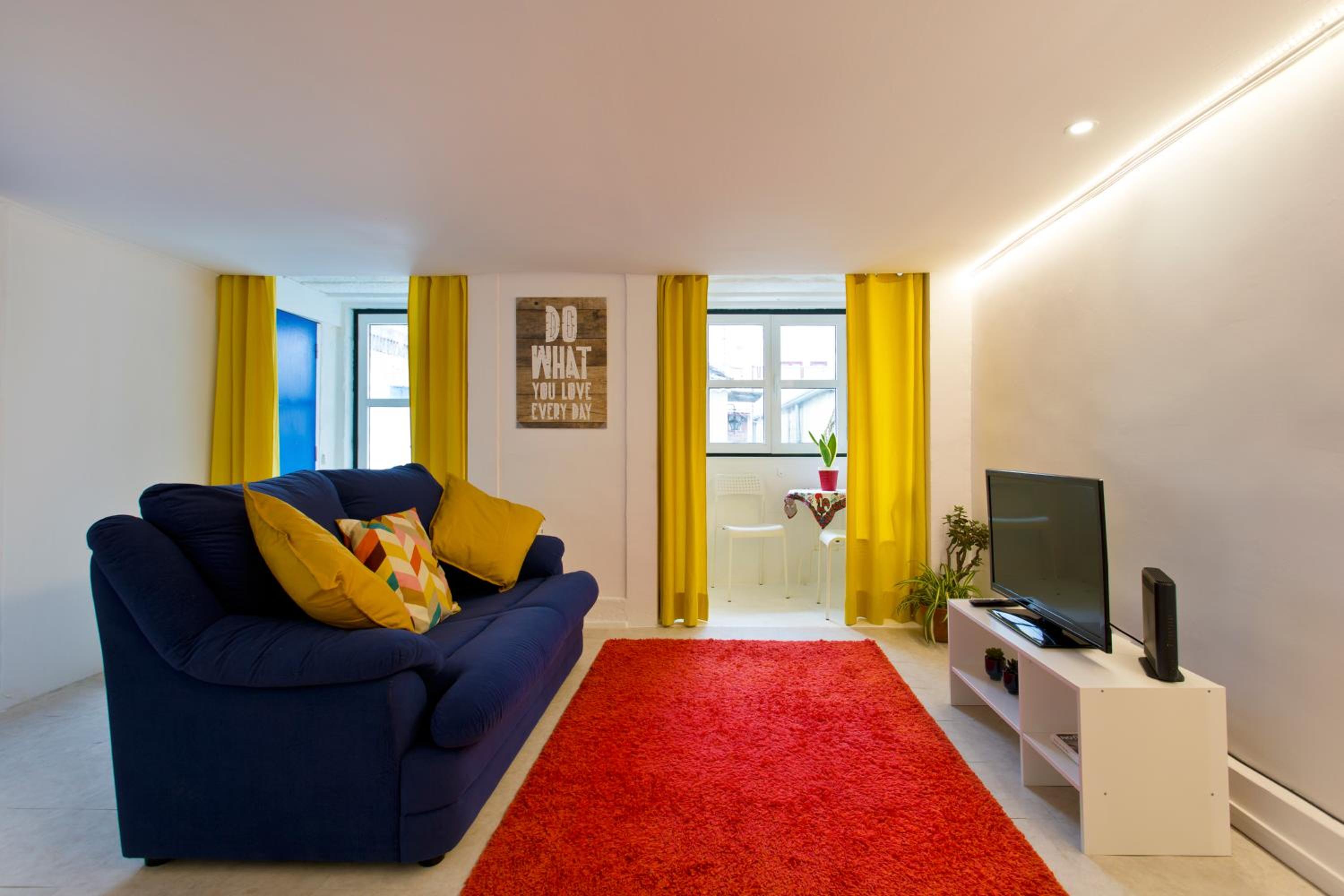 One-Bedroom Apartment - Photo 36