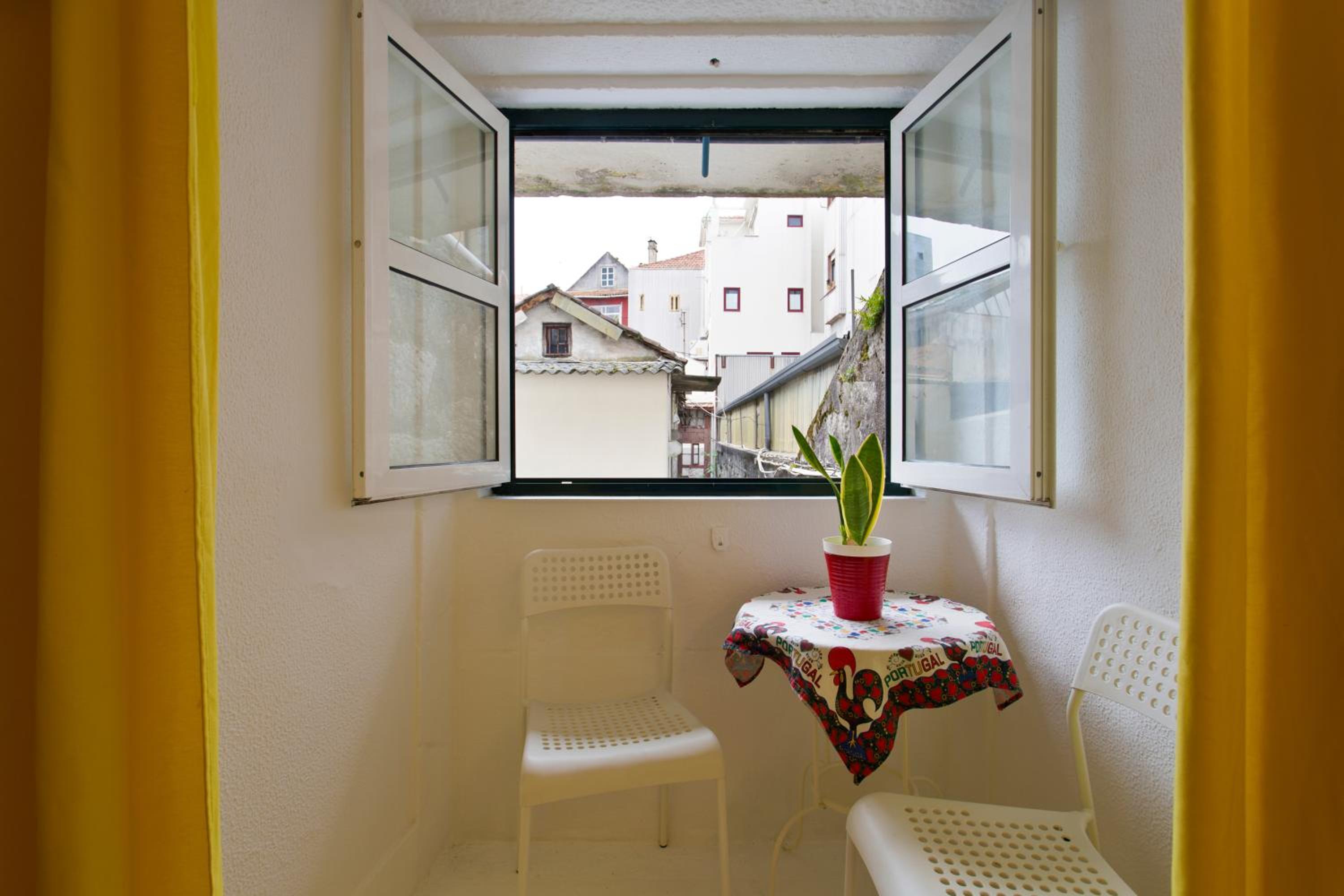 One-Bedroom Apartment - Photo 37