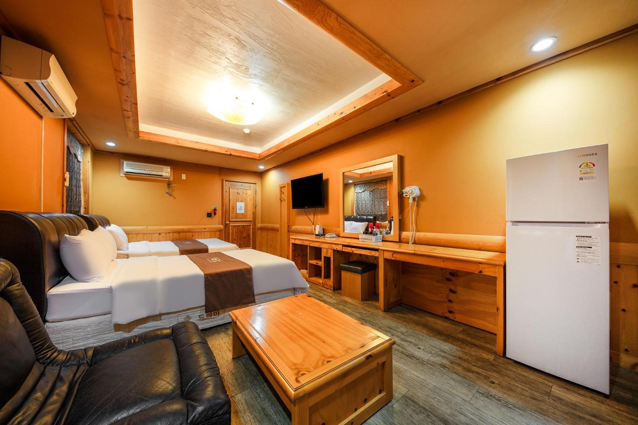 Deluxe Twin Room photo 1