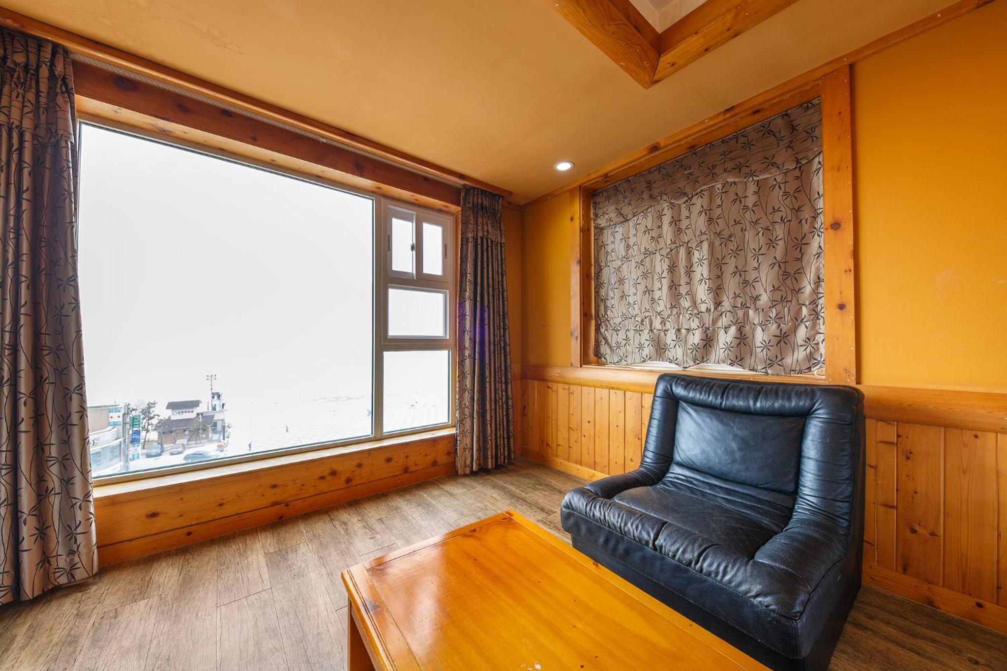 Deluxe Twin Room photo 2