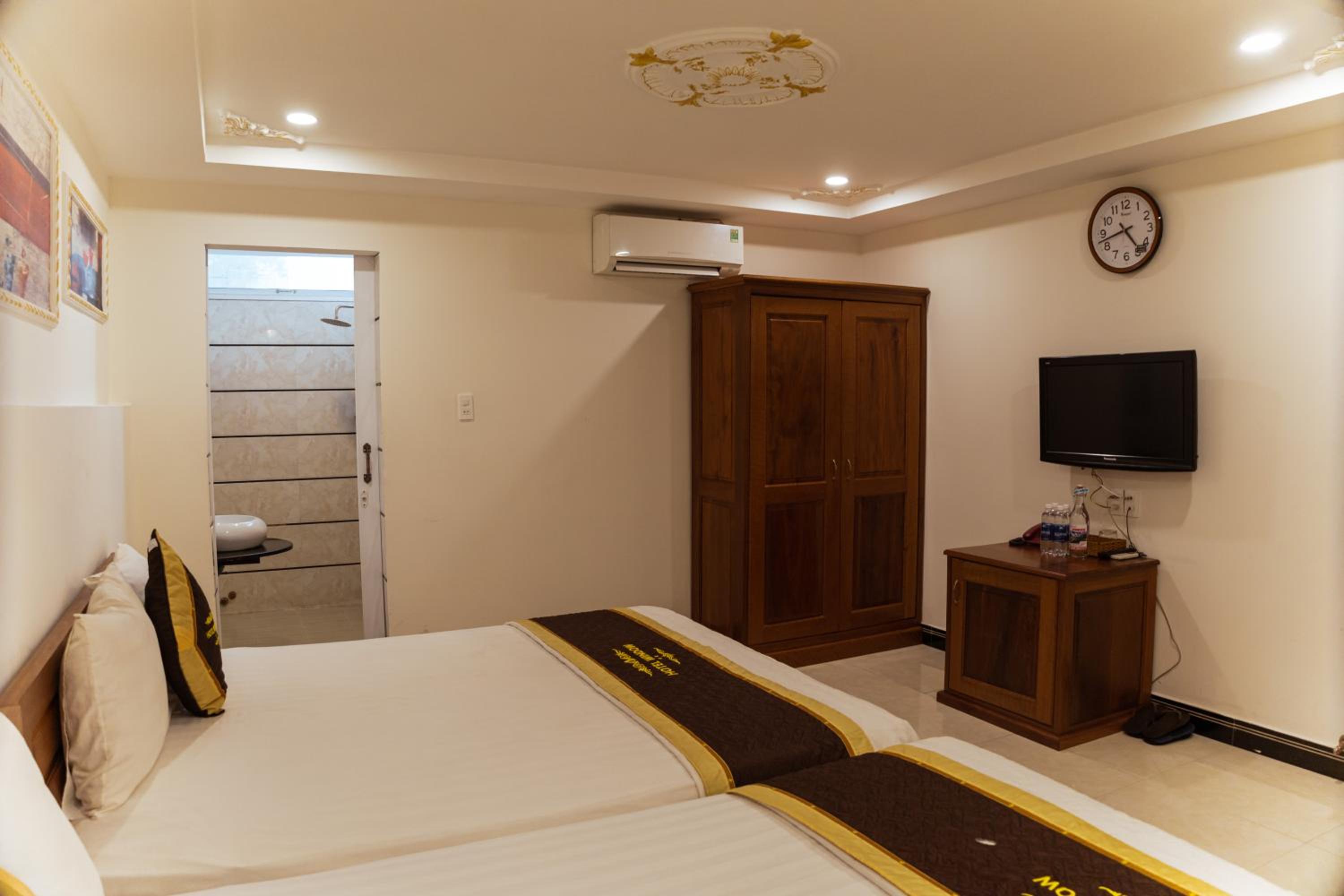 Standard Quadruple Room - Photo 10