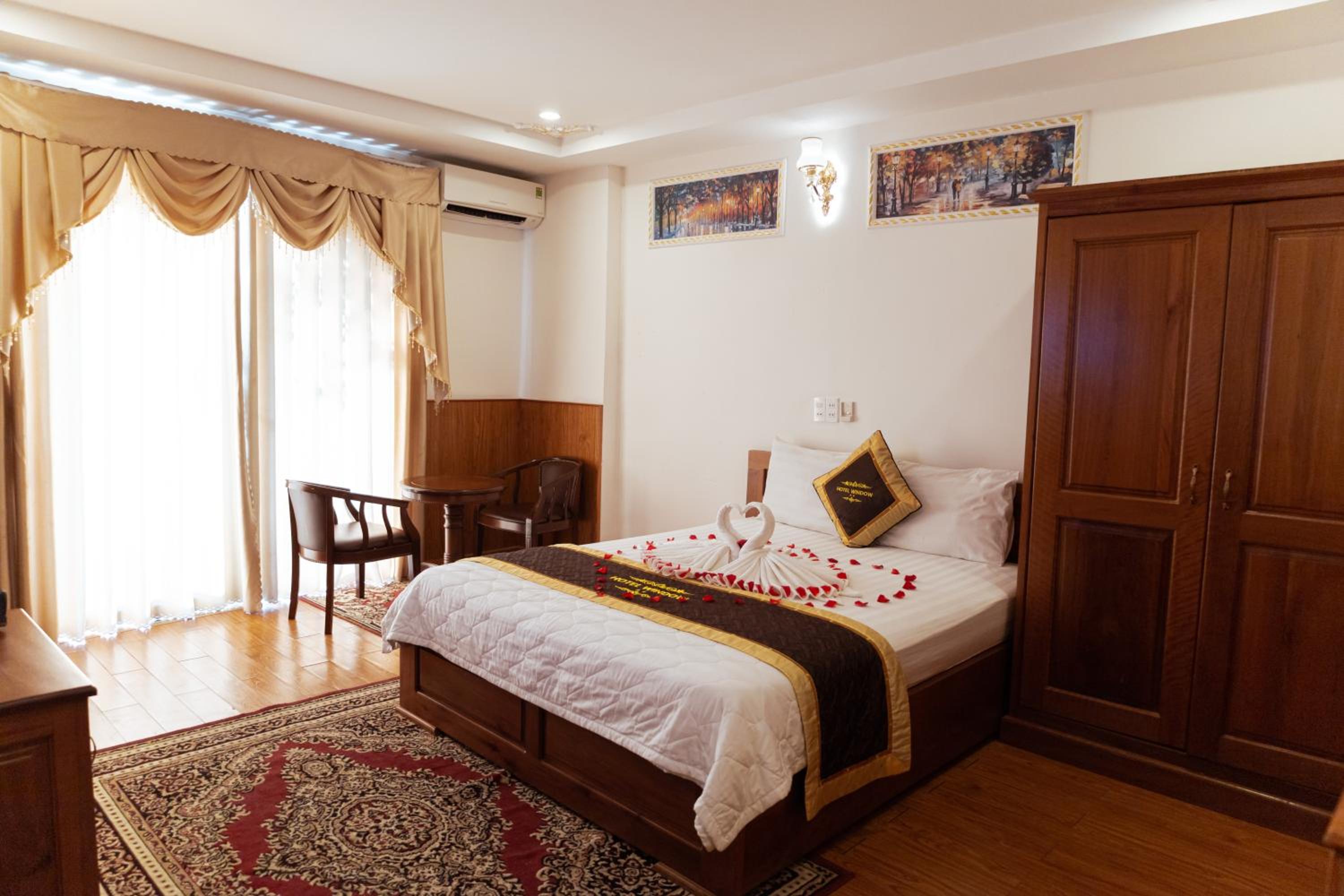 Deluxe Double Room - Photo 9