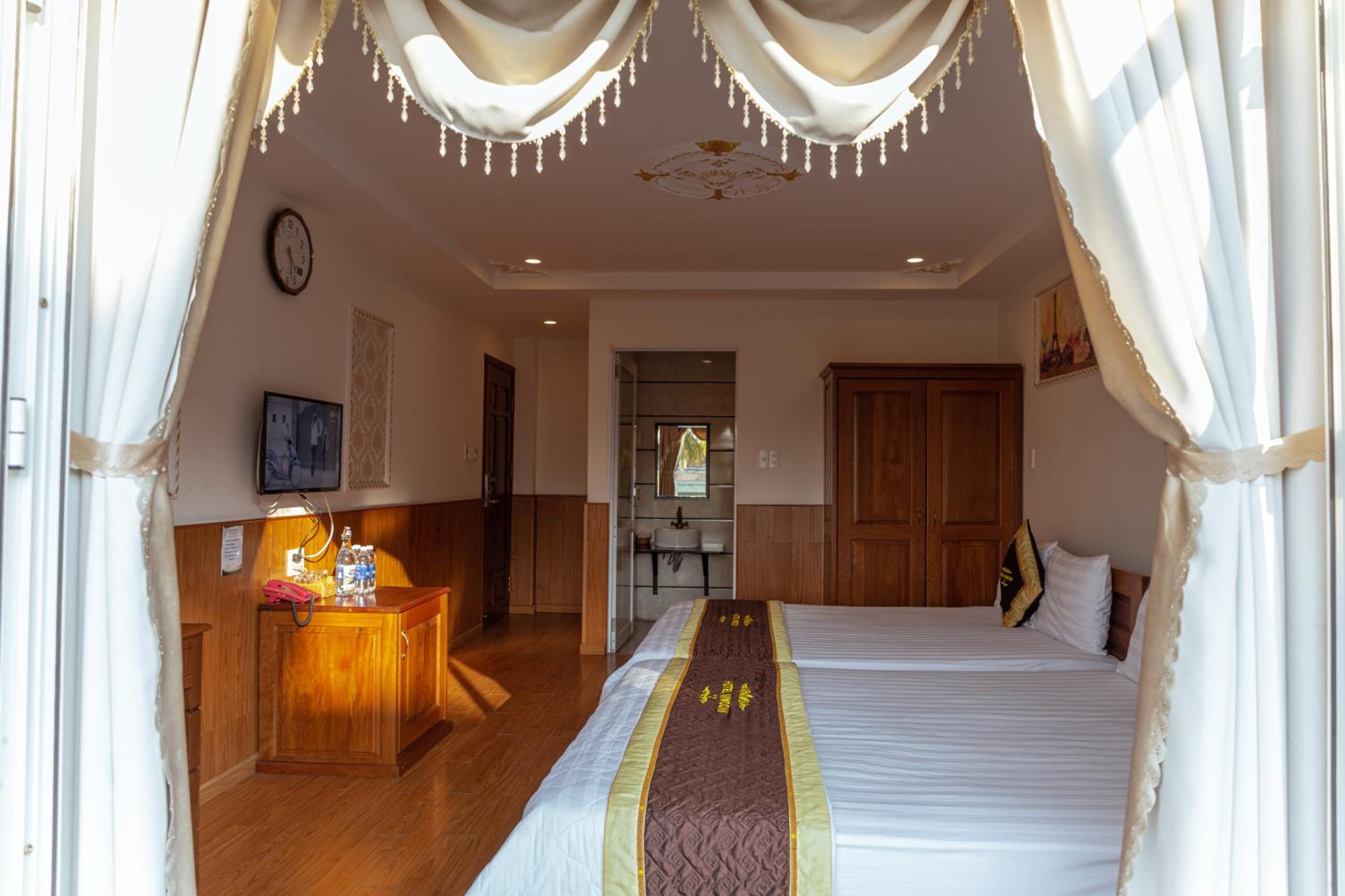 Superior Quadruple Room - Photo 9