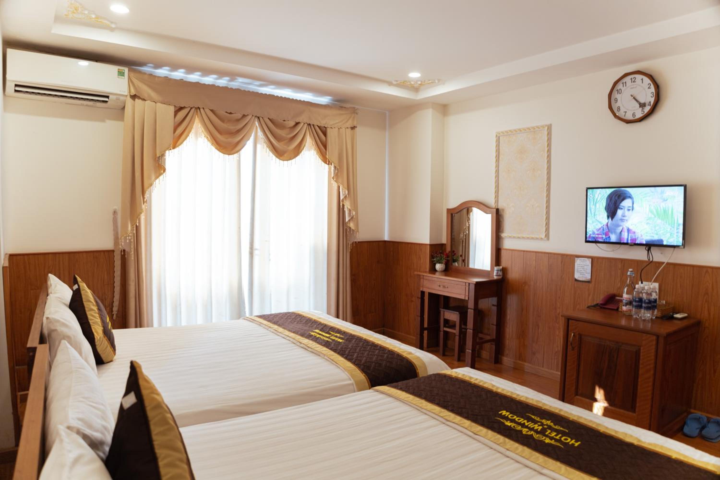 Superior Quadruple Room - Photo 10