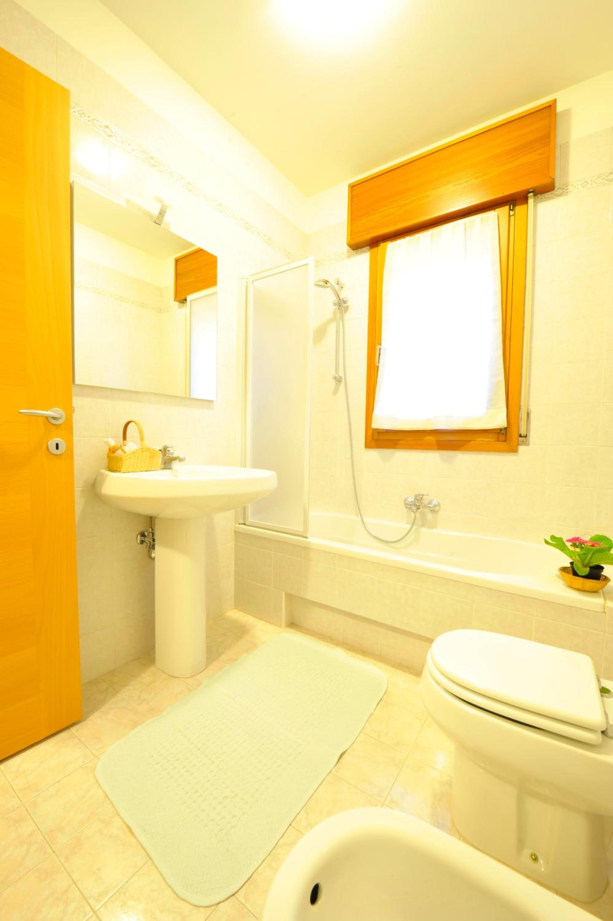 Double Room - Photo 4