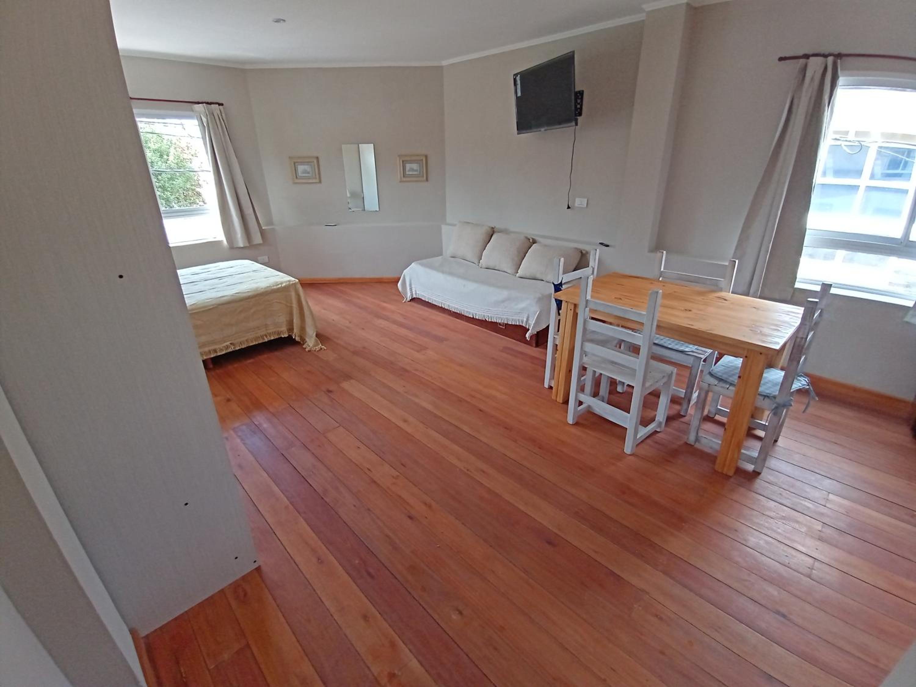One-Bedroom Apartment photo 2