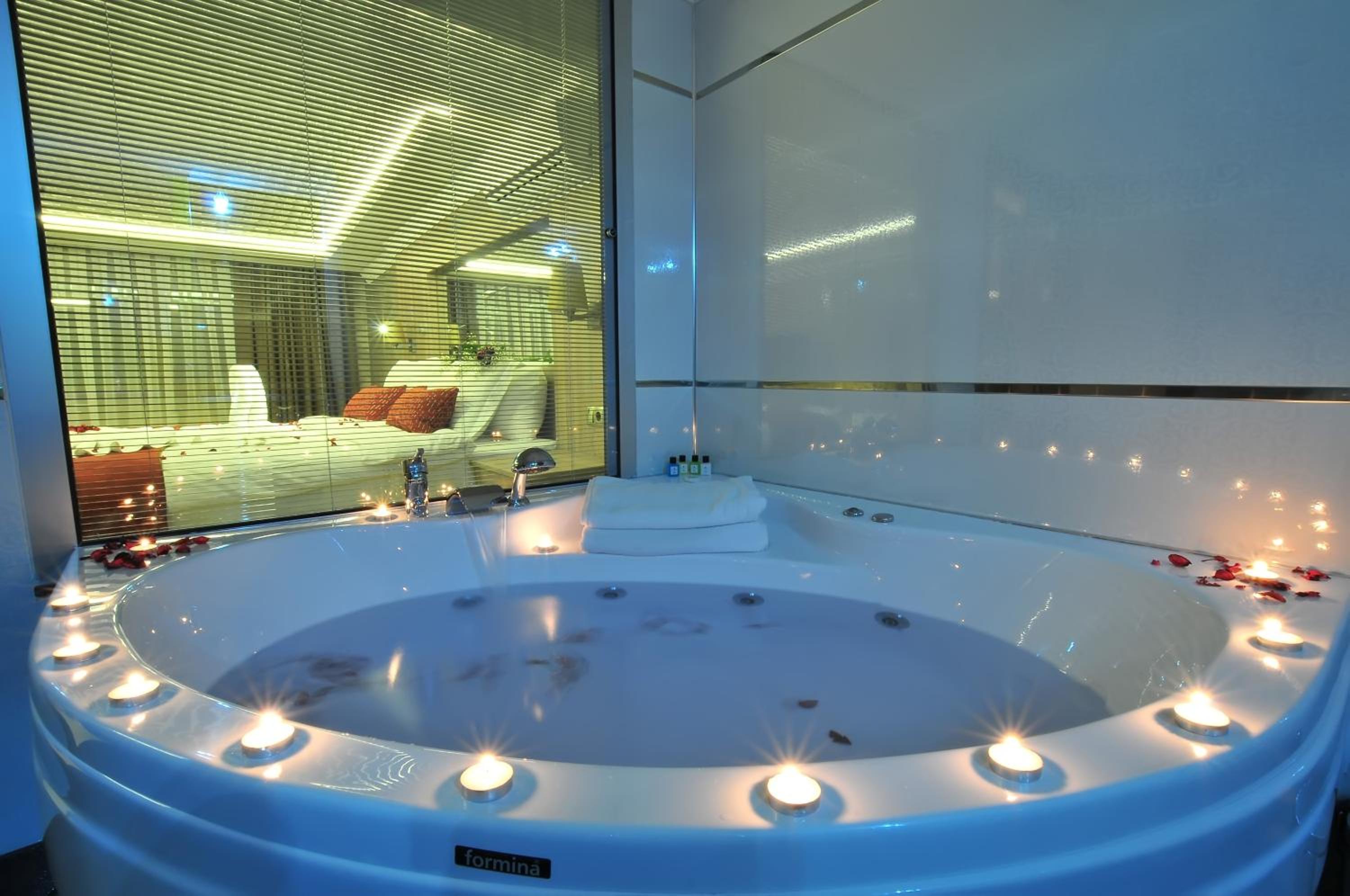 King Suite with Hot Tub